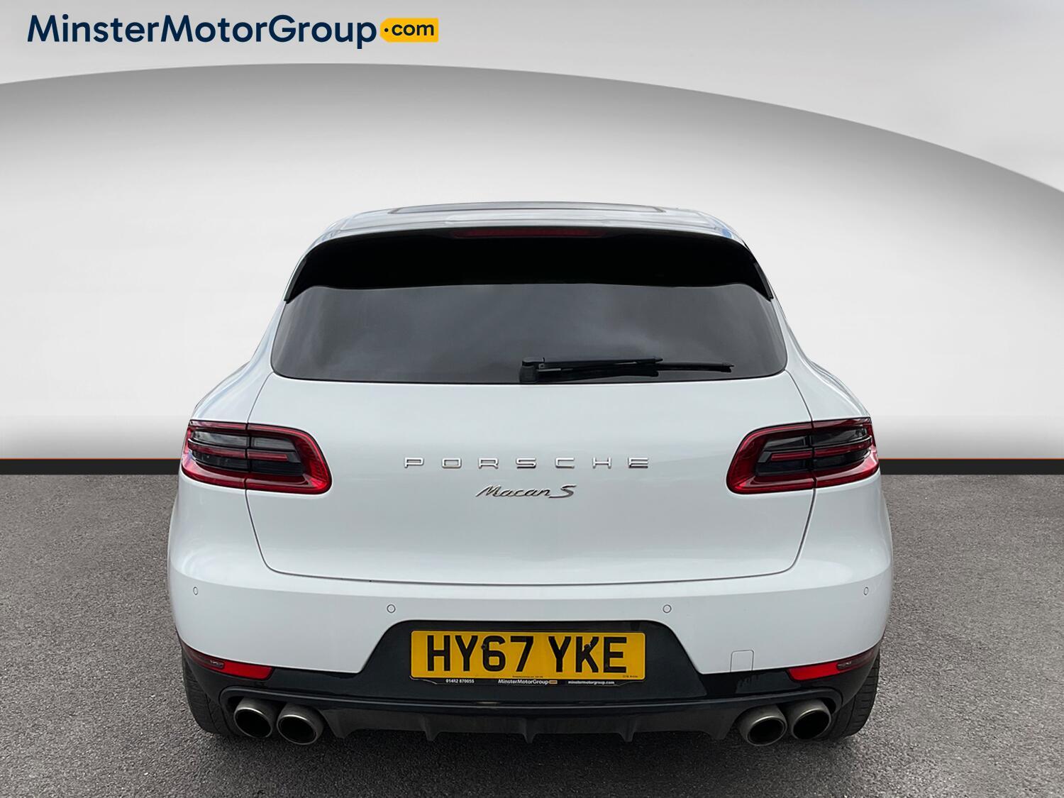Porsche Macan - Image 3
