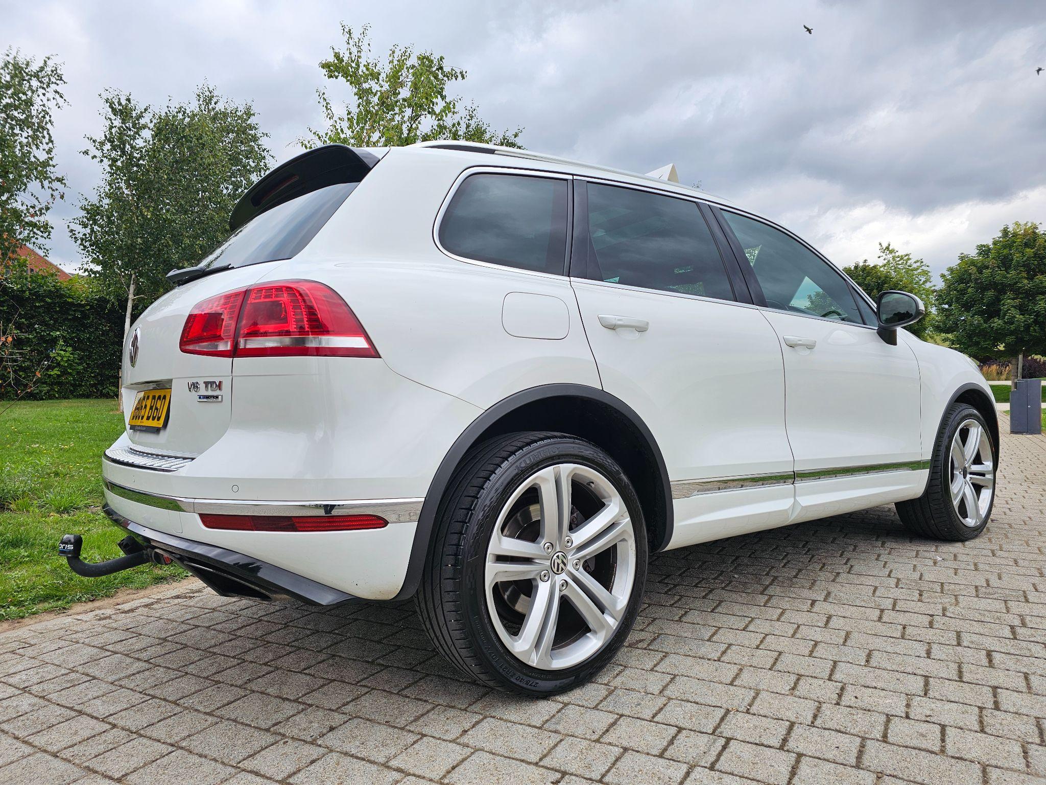 Volkswagen Touareg - Image 12