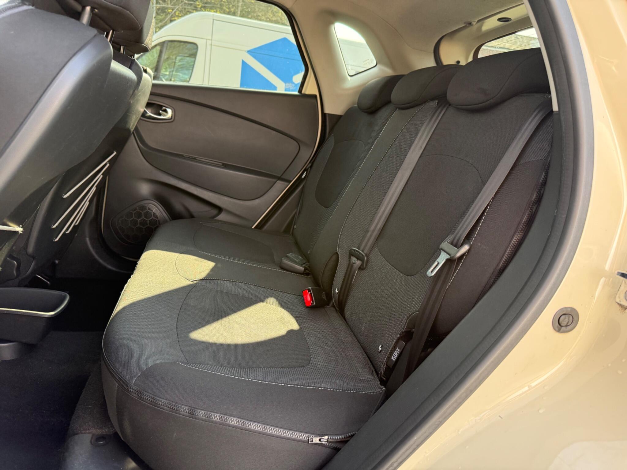 Renault Captur - Image 21
