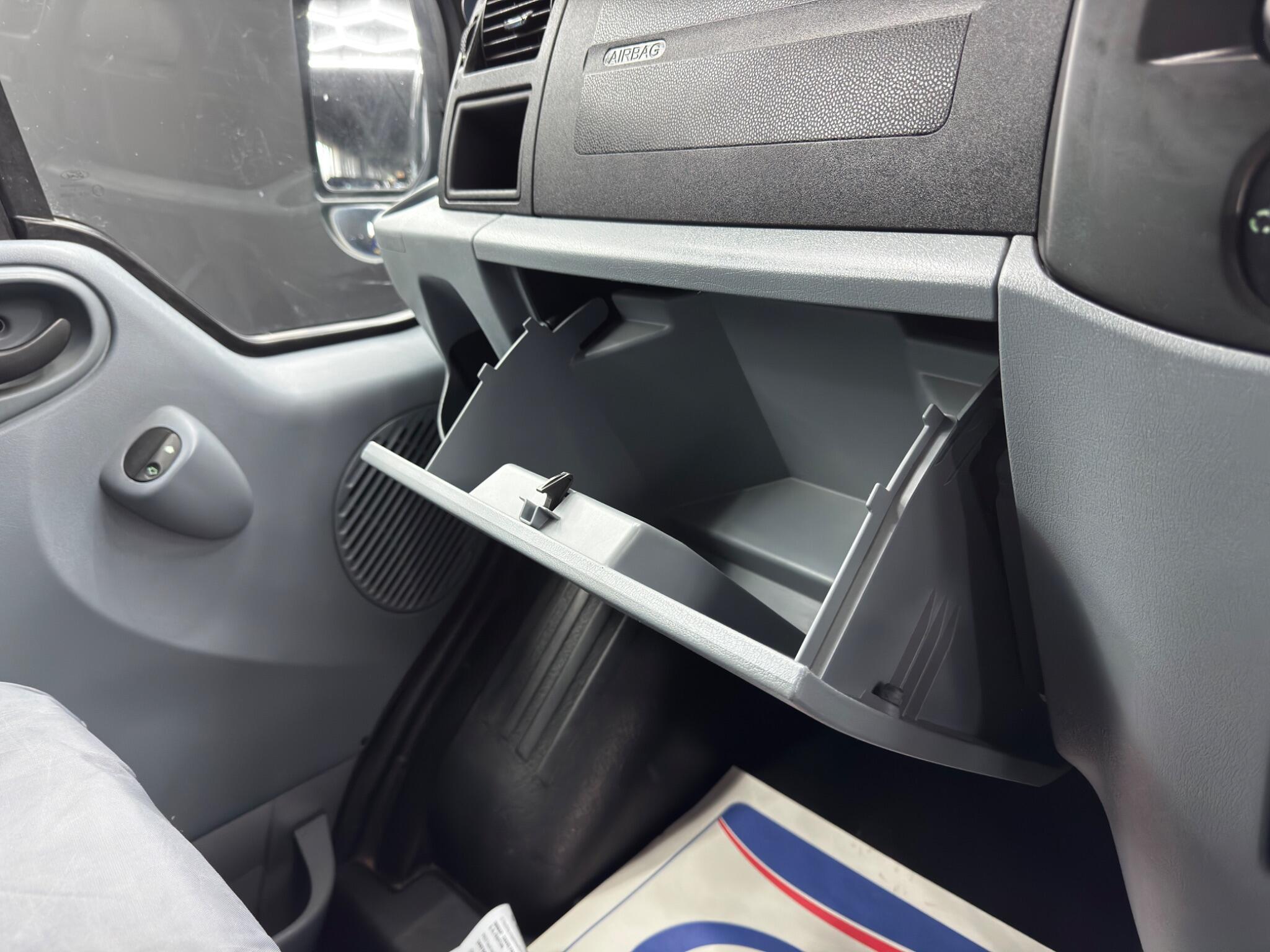 Ford Transit - Image 33