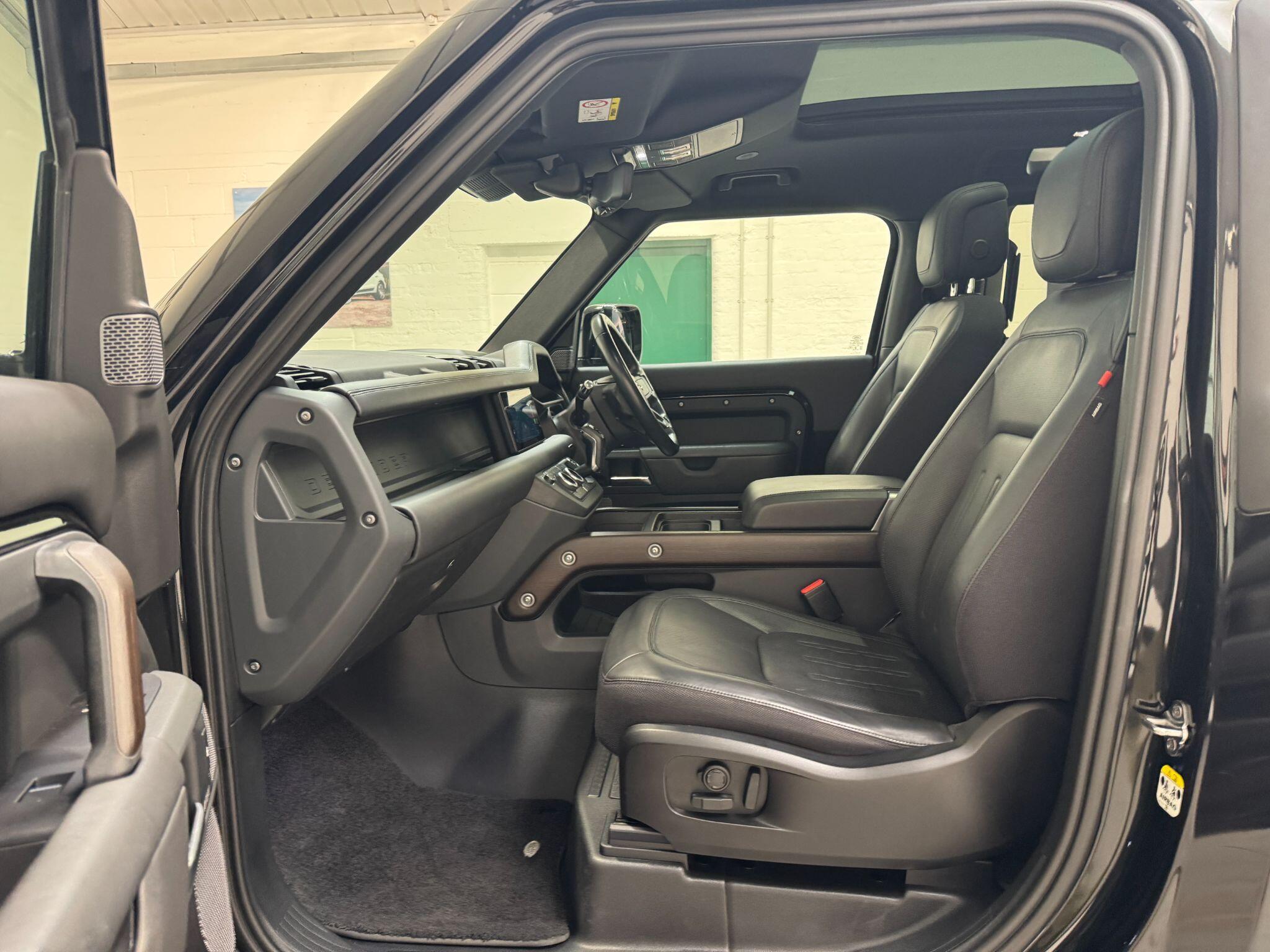 Land Rover Defender 90 - Image 95