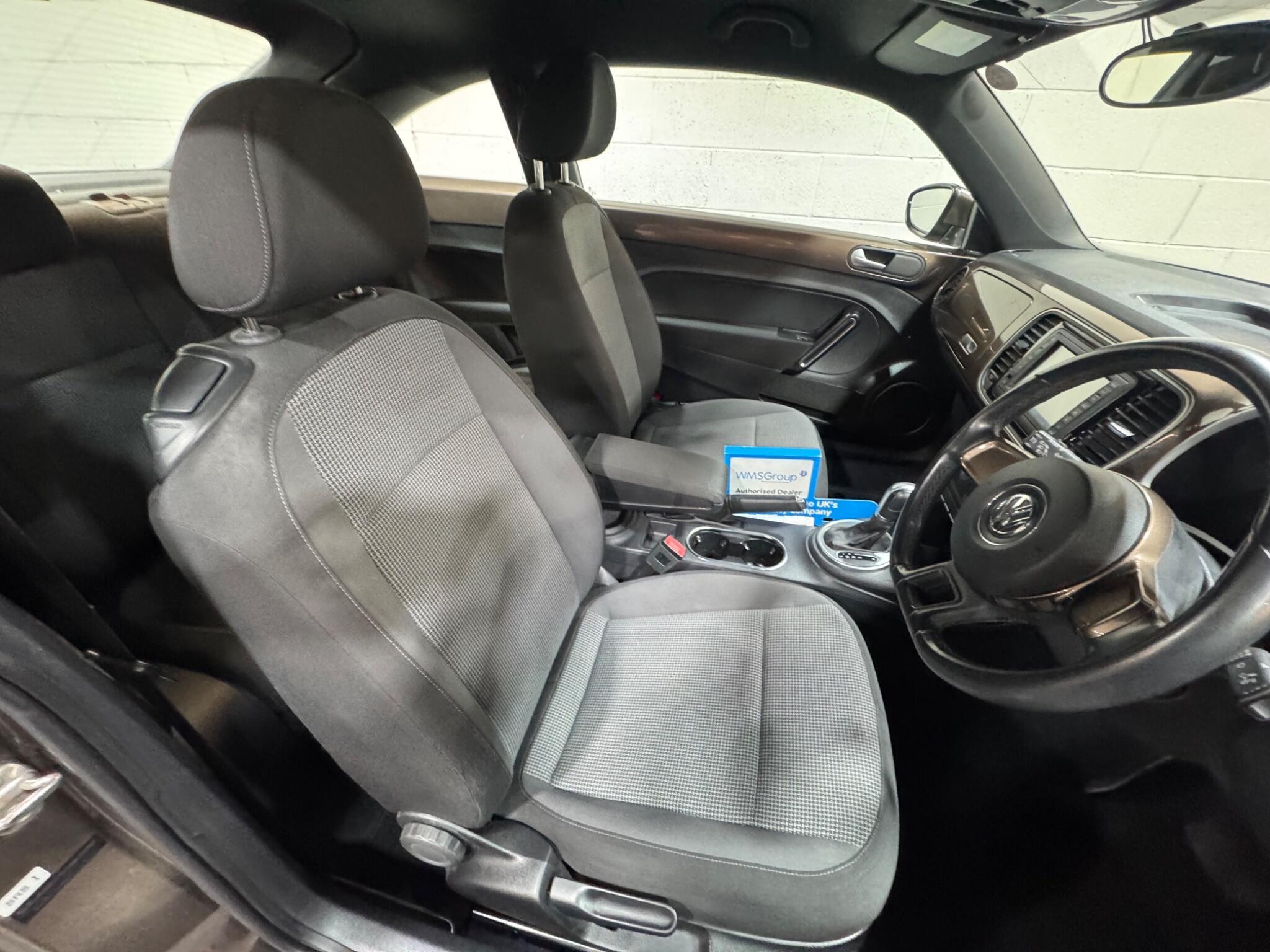 Volkswagen Beetle - Image 8