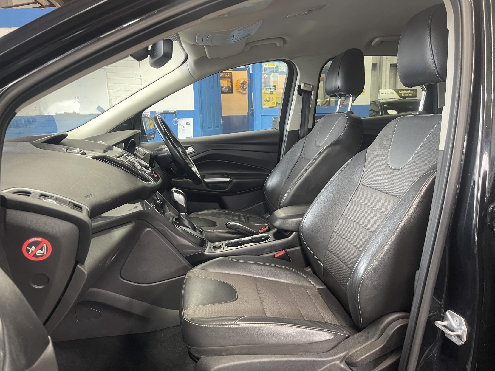 Ford Kuga - Image 18