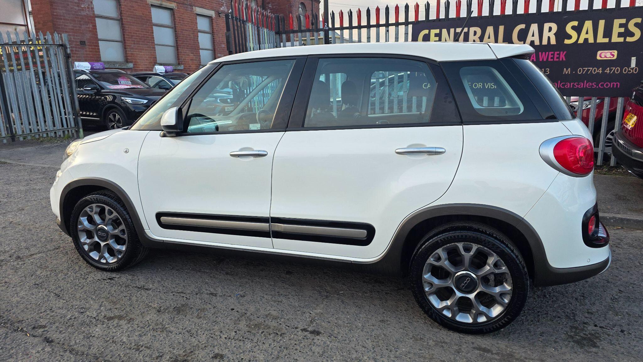 Fiat 500L - Image 15