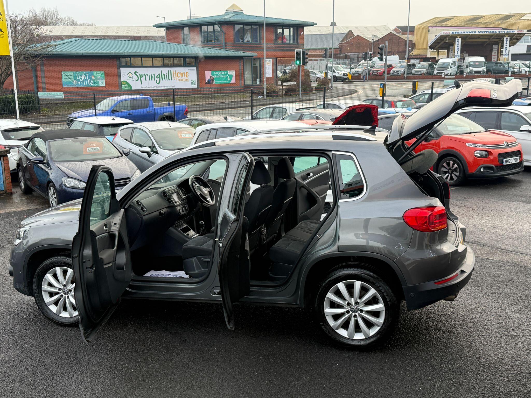 Volkswagen Tiguan - Image 24