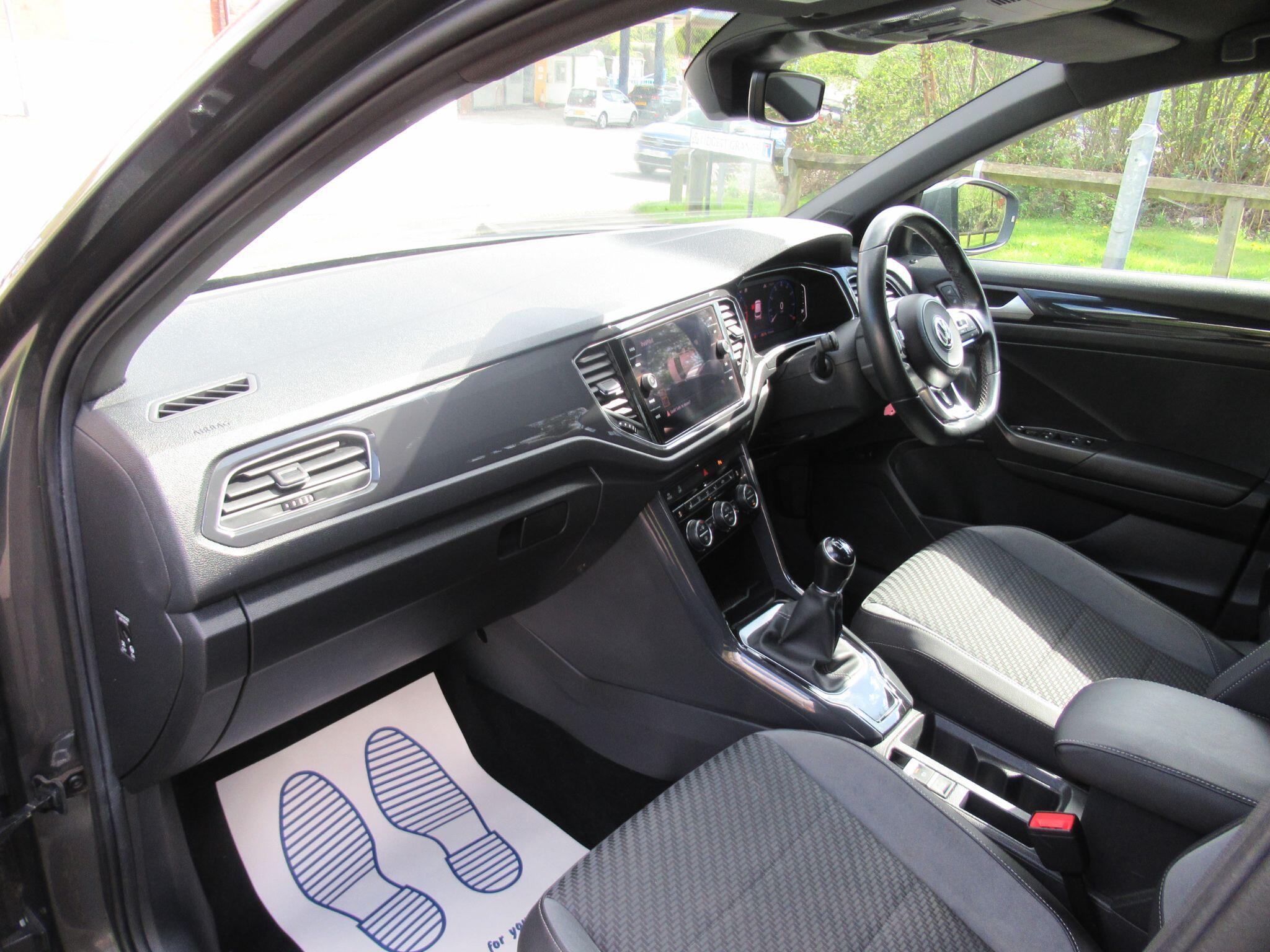 Volkswagen T-Roc - Image 14