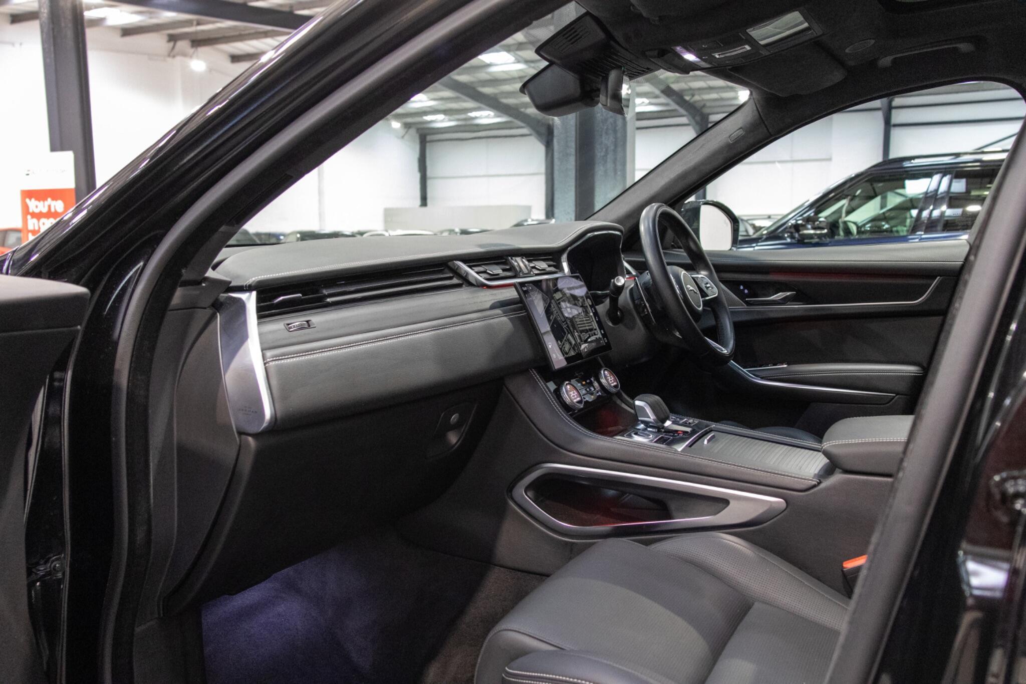 Jaguar F-Pace - Image 13