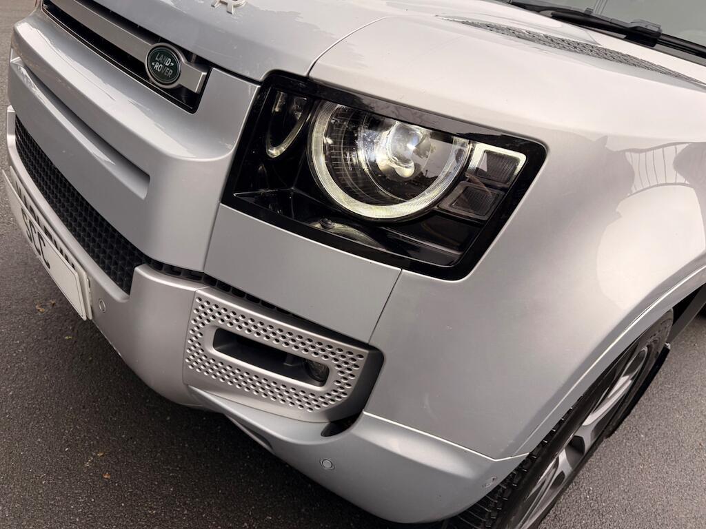 Land Rover Defender 110 - Image 15