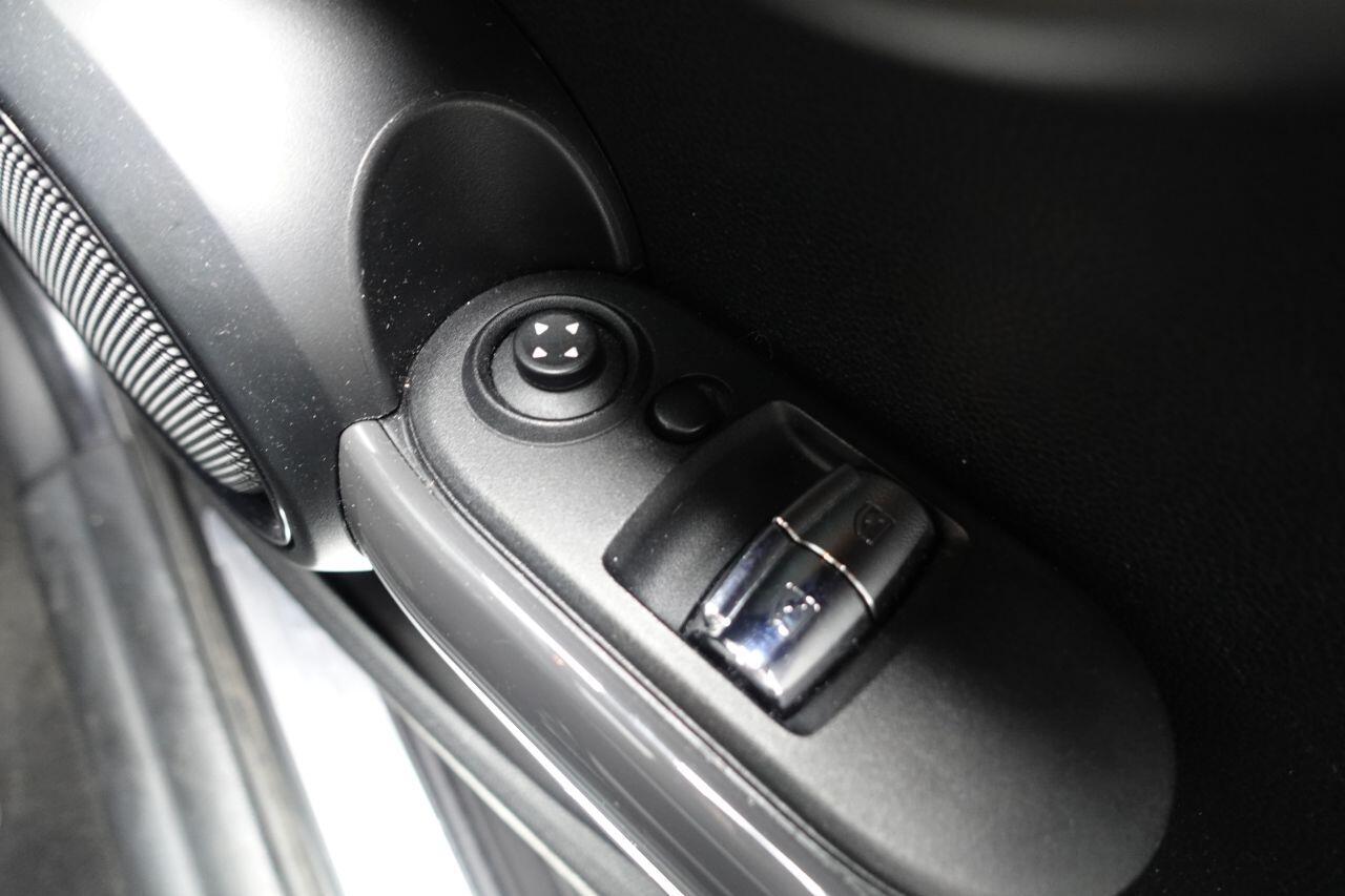 MINI Hatch - Image 36