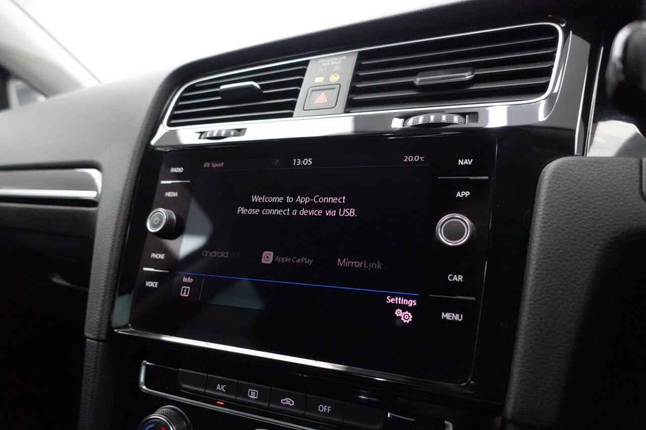Volkswagen Golf - Image 8