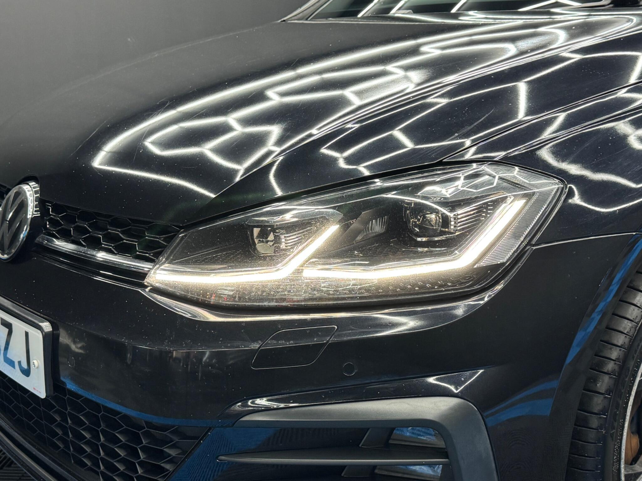 Volkswagen Golf - Image 44