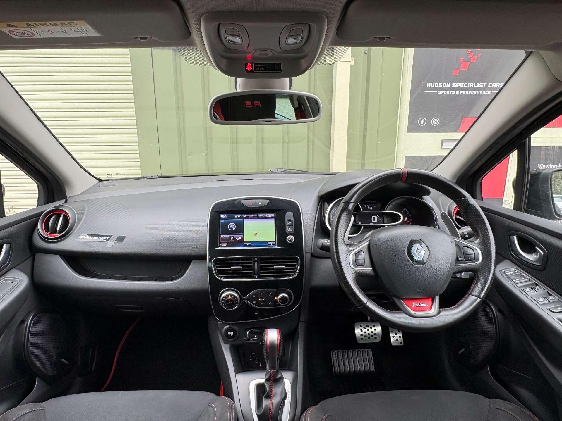 Renault Clio - Image 14