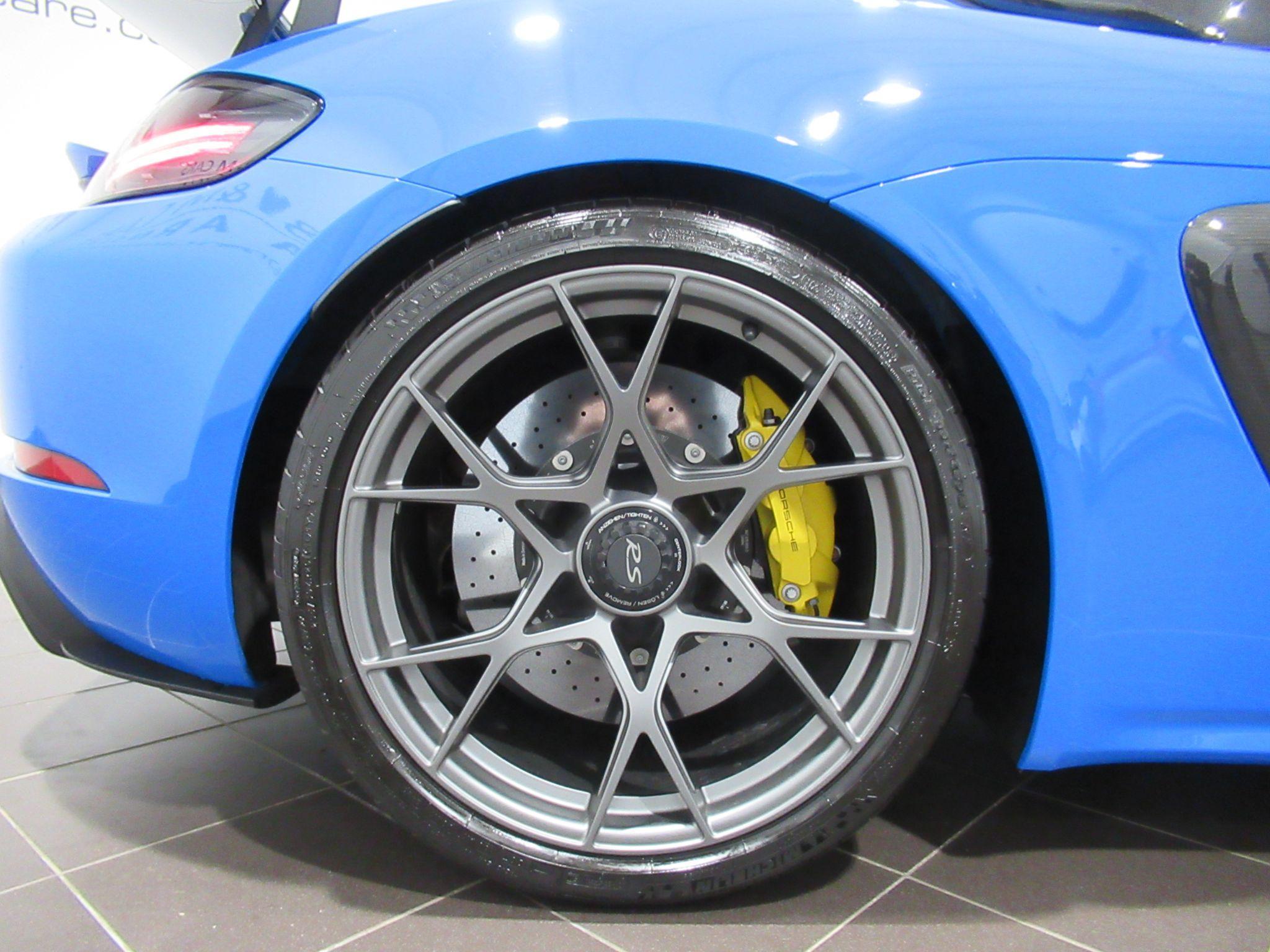 Porsche 718 Cayman - Image 24