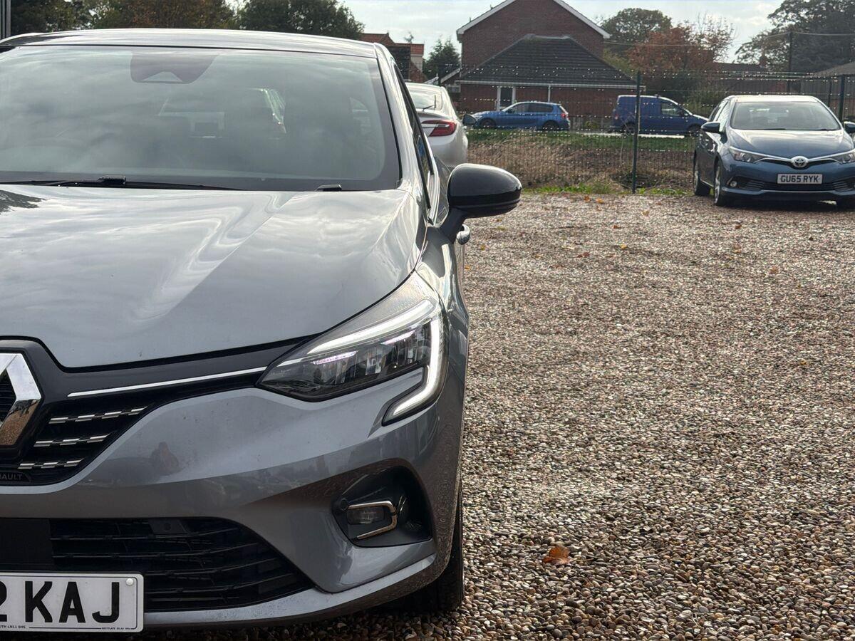 Renault Clio - Image 13