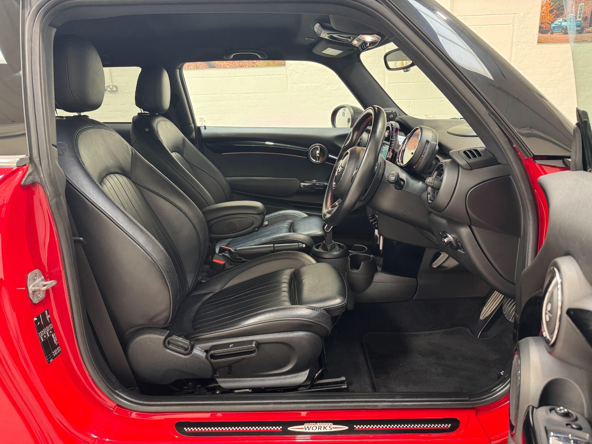 MINI Hatch - Image 18