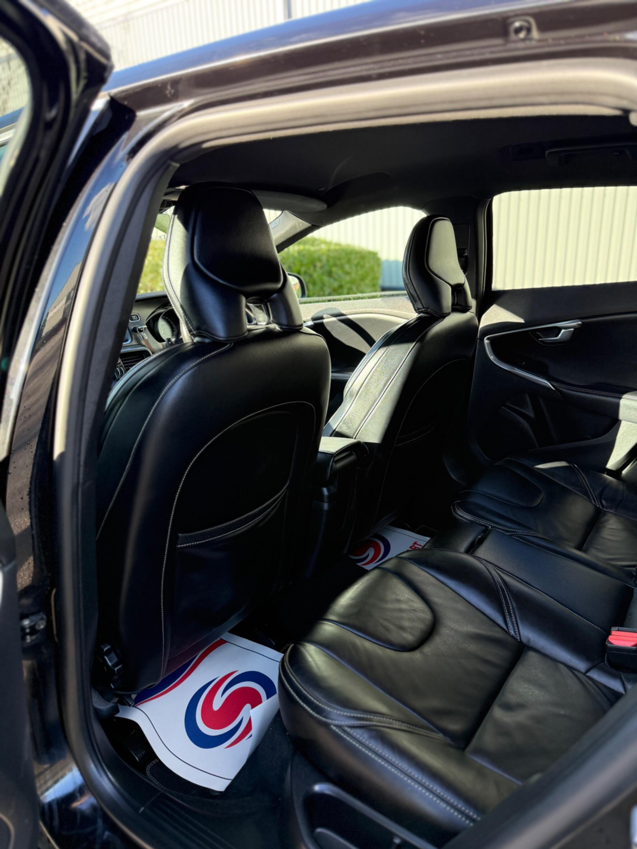 Volvo V40 - Image 30