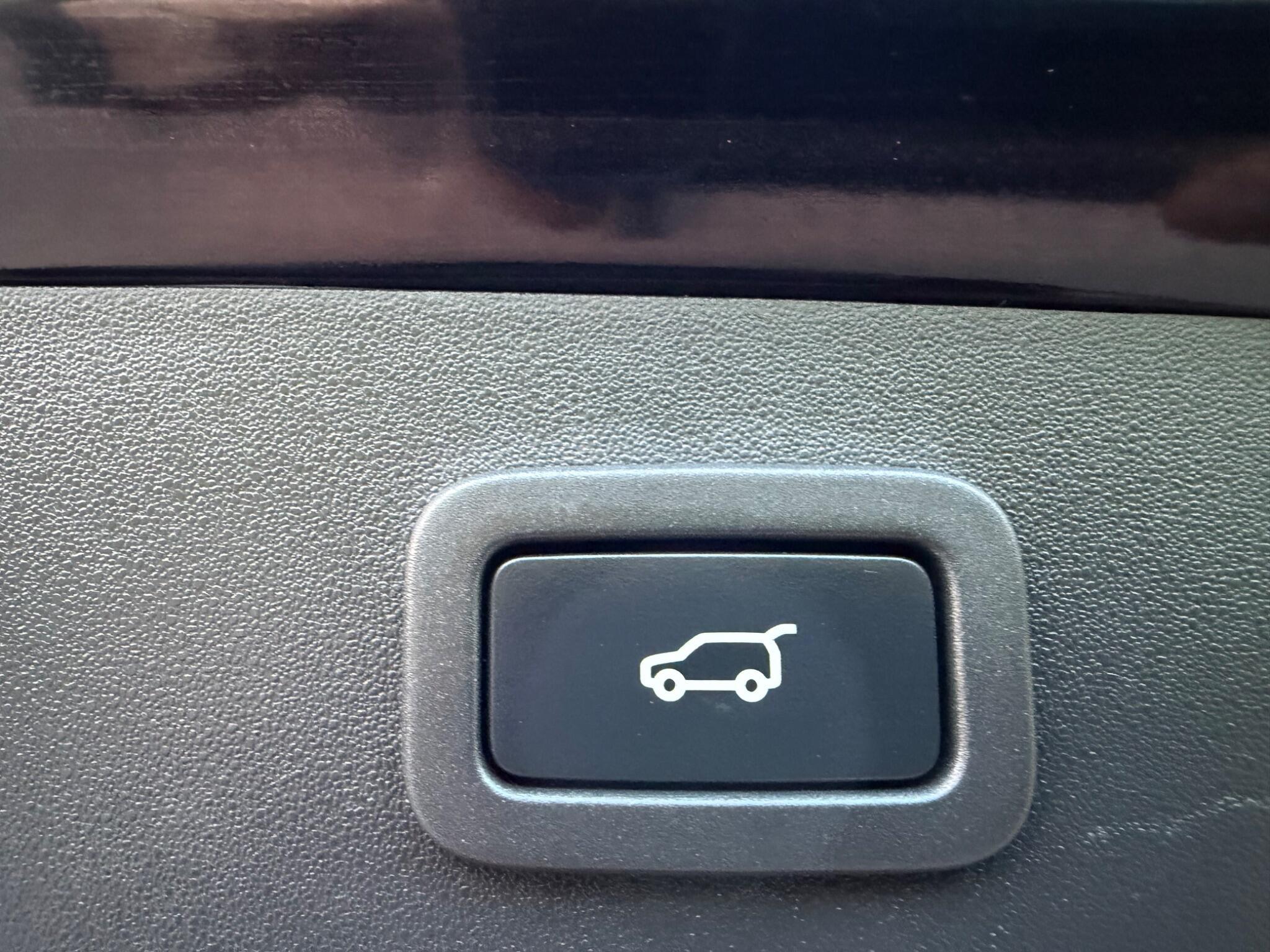 Jaguar E-Pace - Image 16