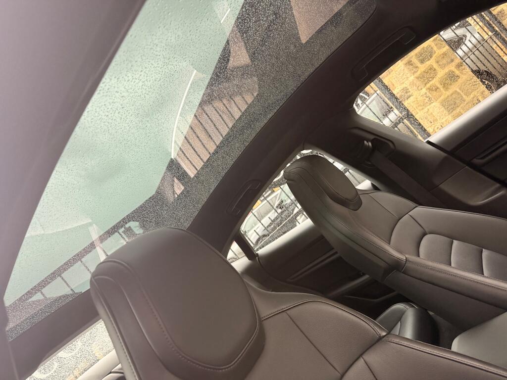 Porsche Taycan - Image 40