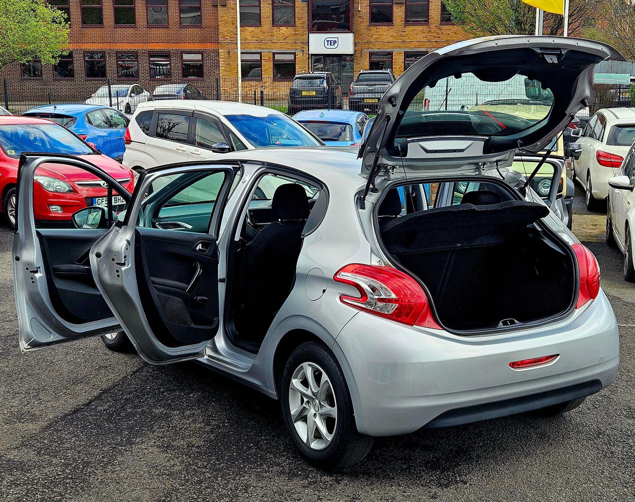 Peugeot 208 - Image 24