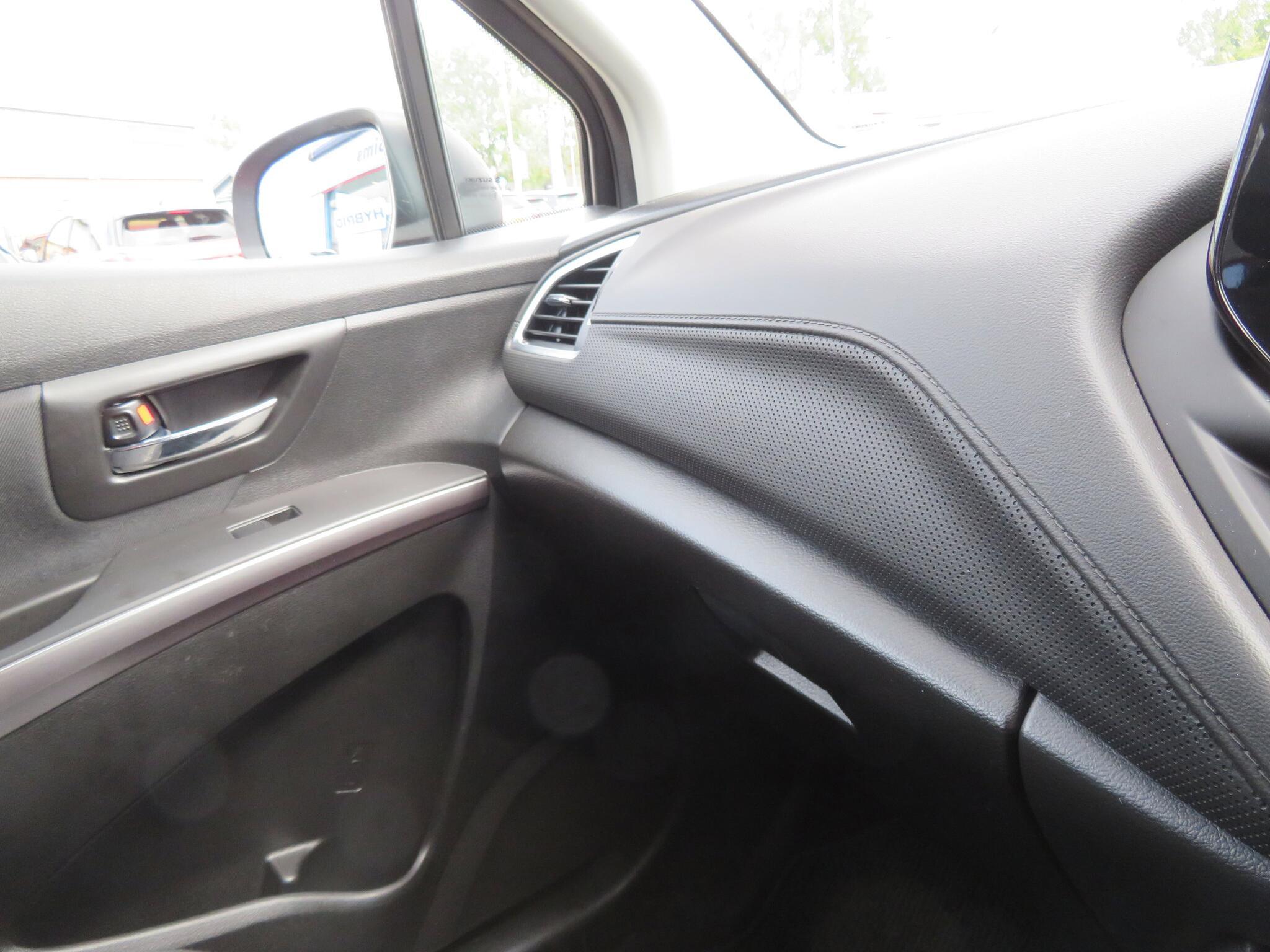 Suzuki S-Cross - Image 17