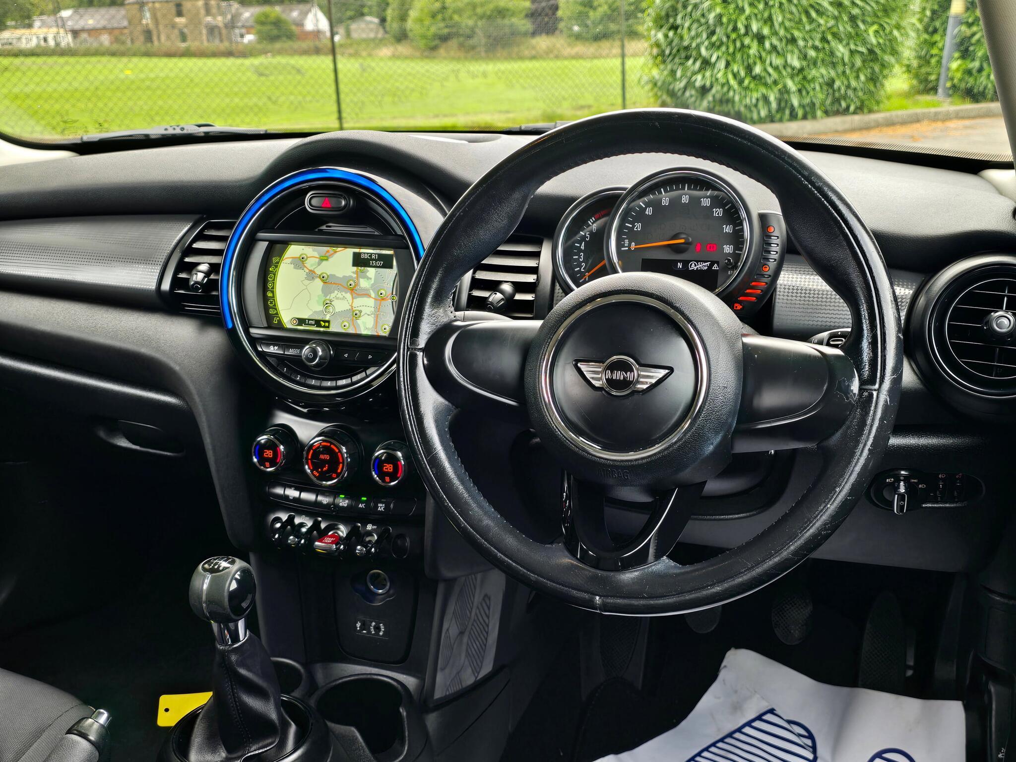 MINI Hatch - Image 9