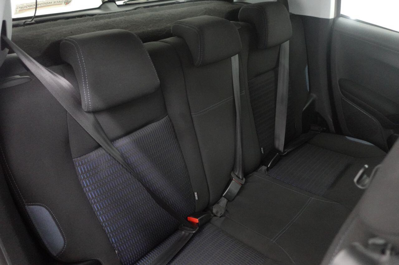 Peugeot 208 - Image 15