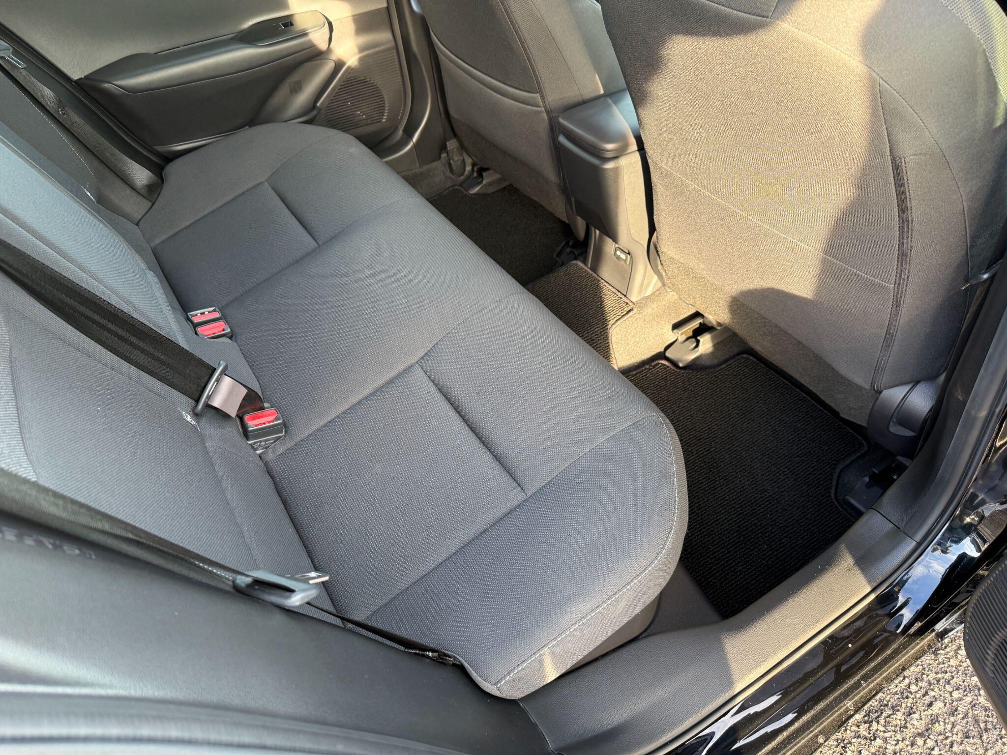 Toyota Prius - Image 32