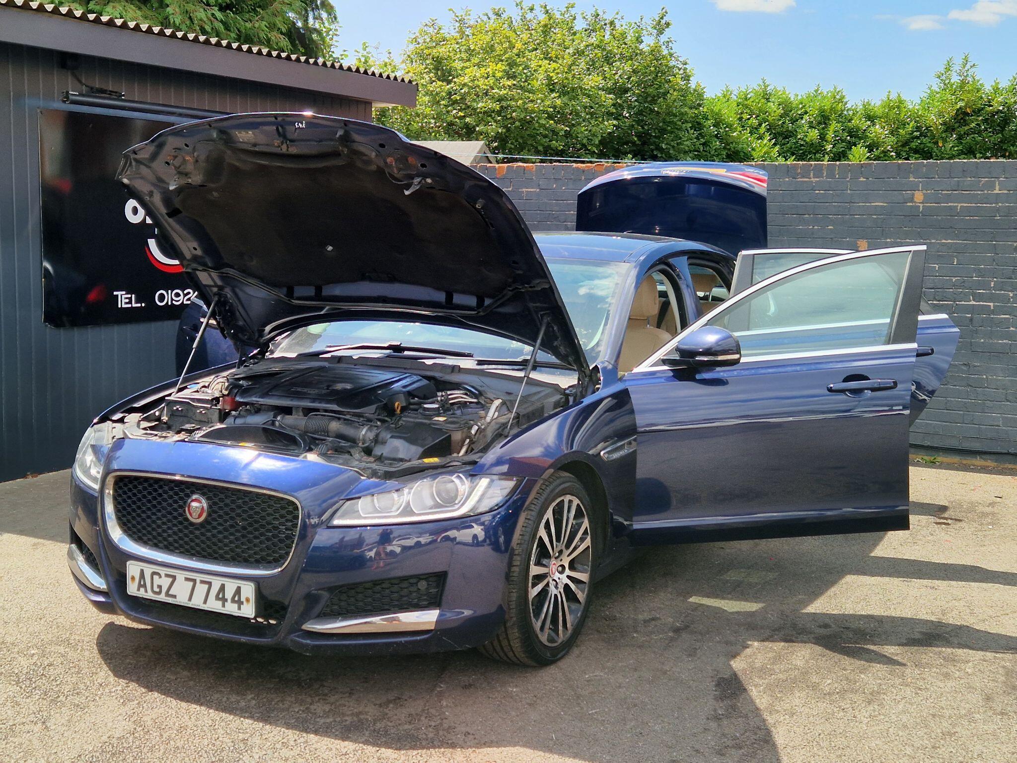 Jaguar XF - Image 13