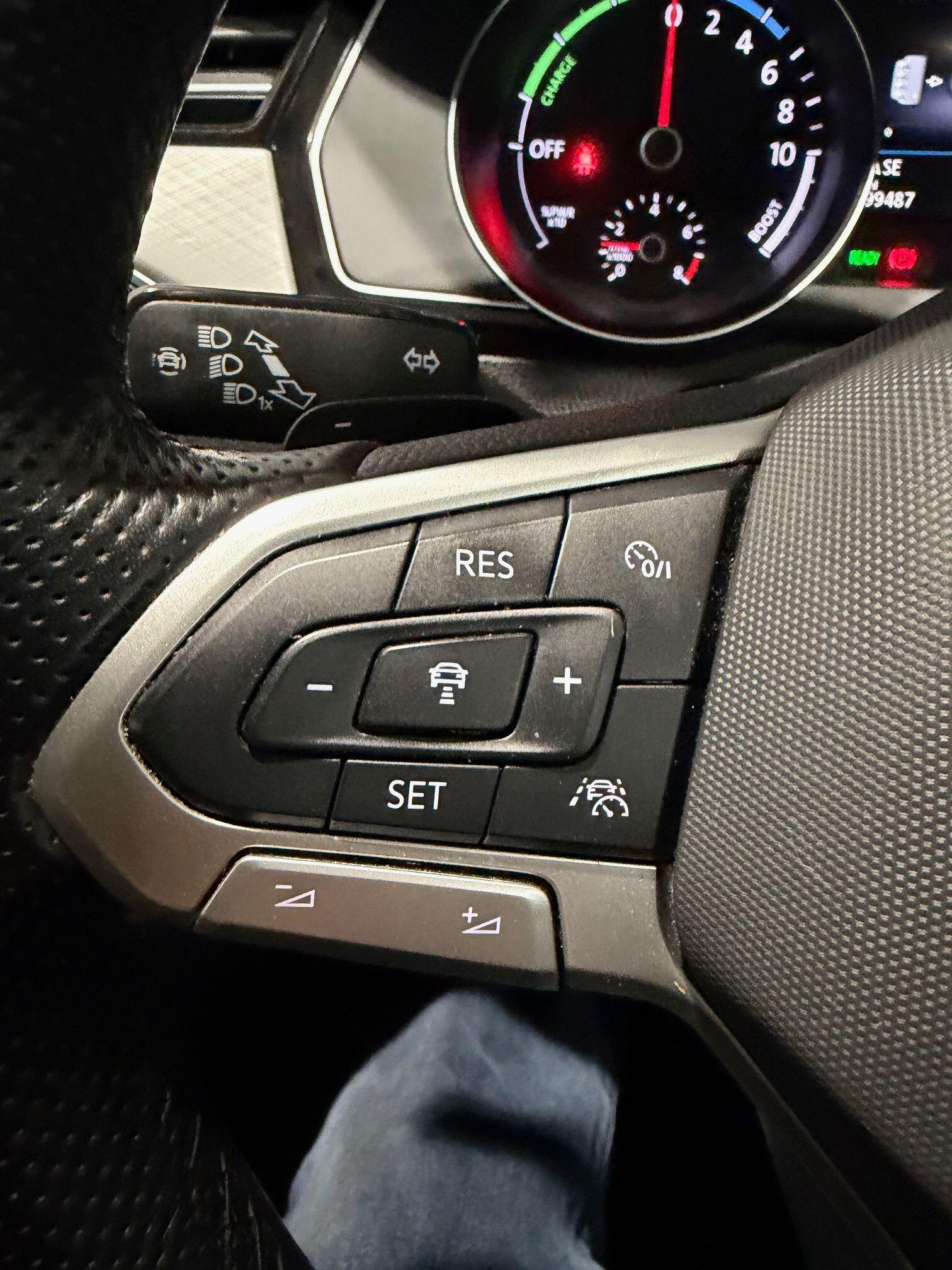 Volkswagen Passat - Image 17