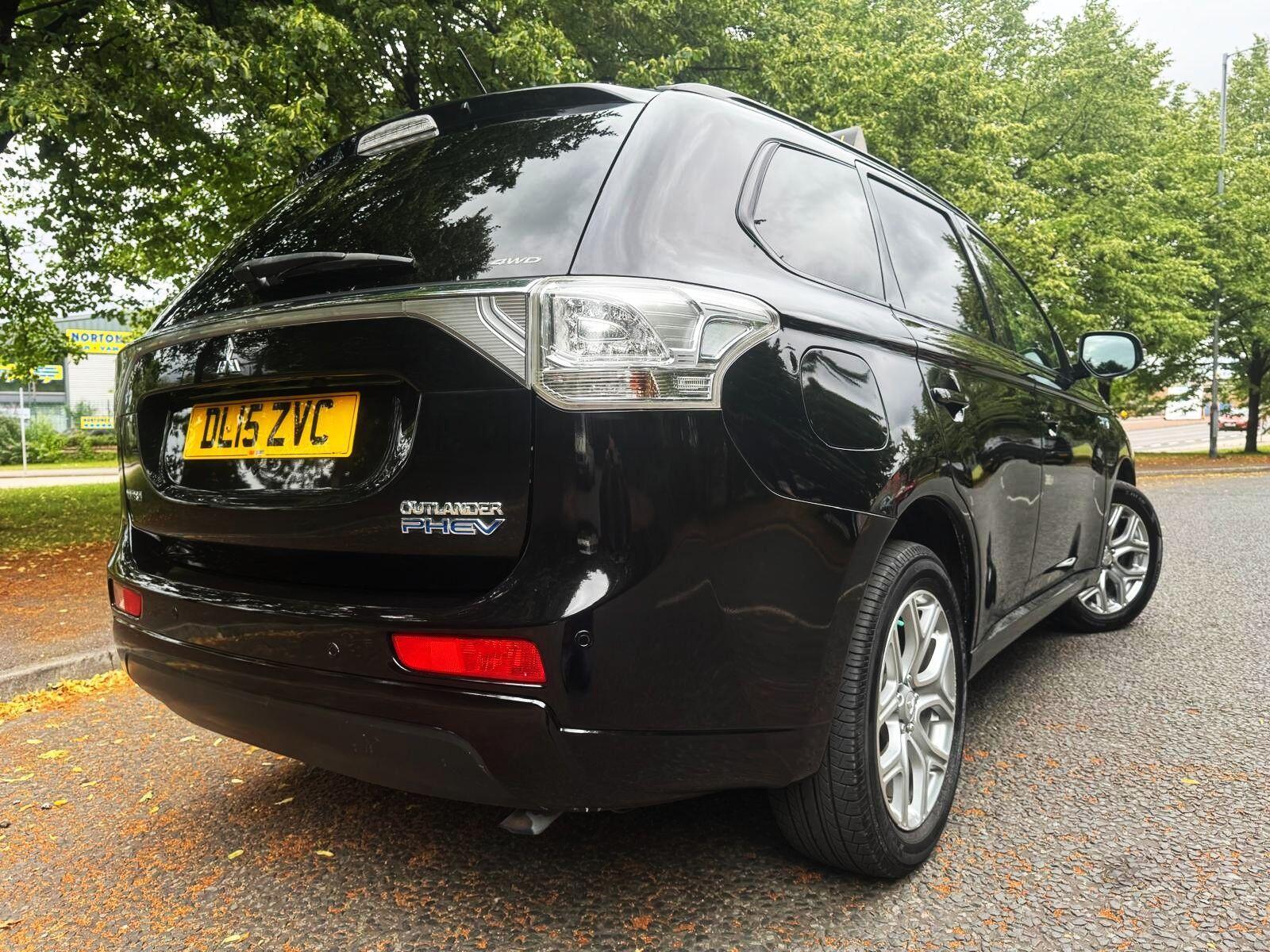 Mitsubishi Outlander - Image 14
