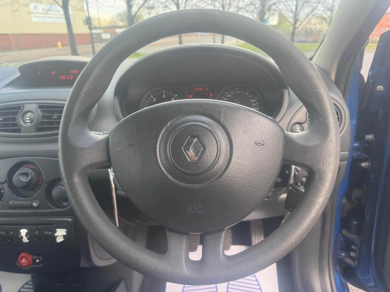 Renault Clio - Image 33