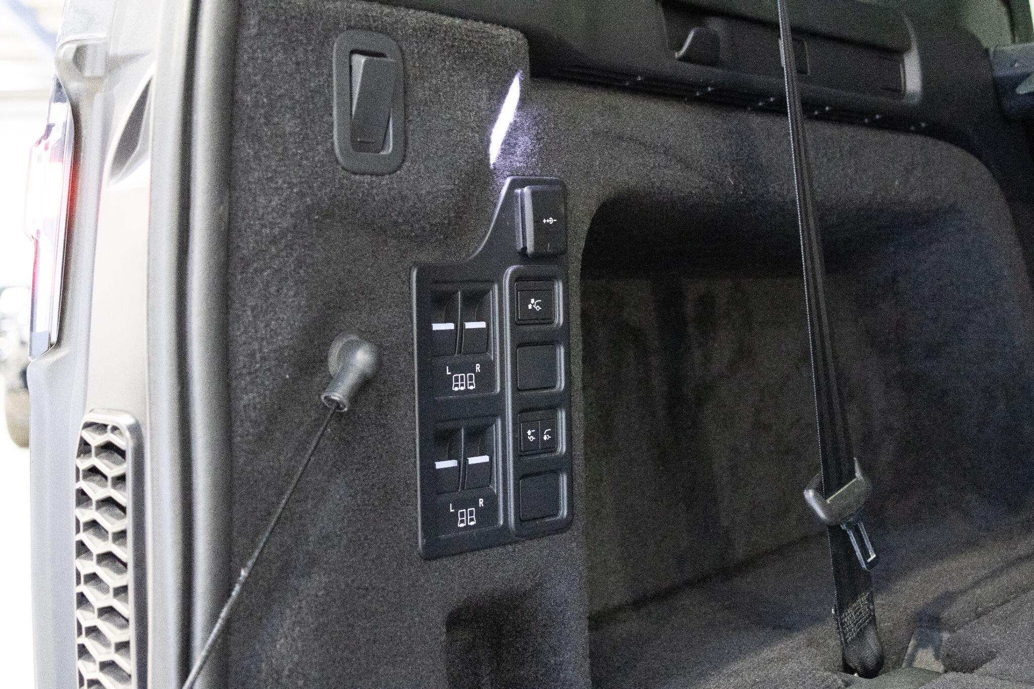 Land Rover Discovery - Image 11