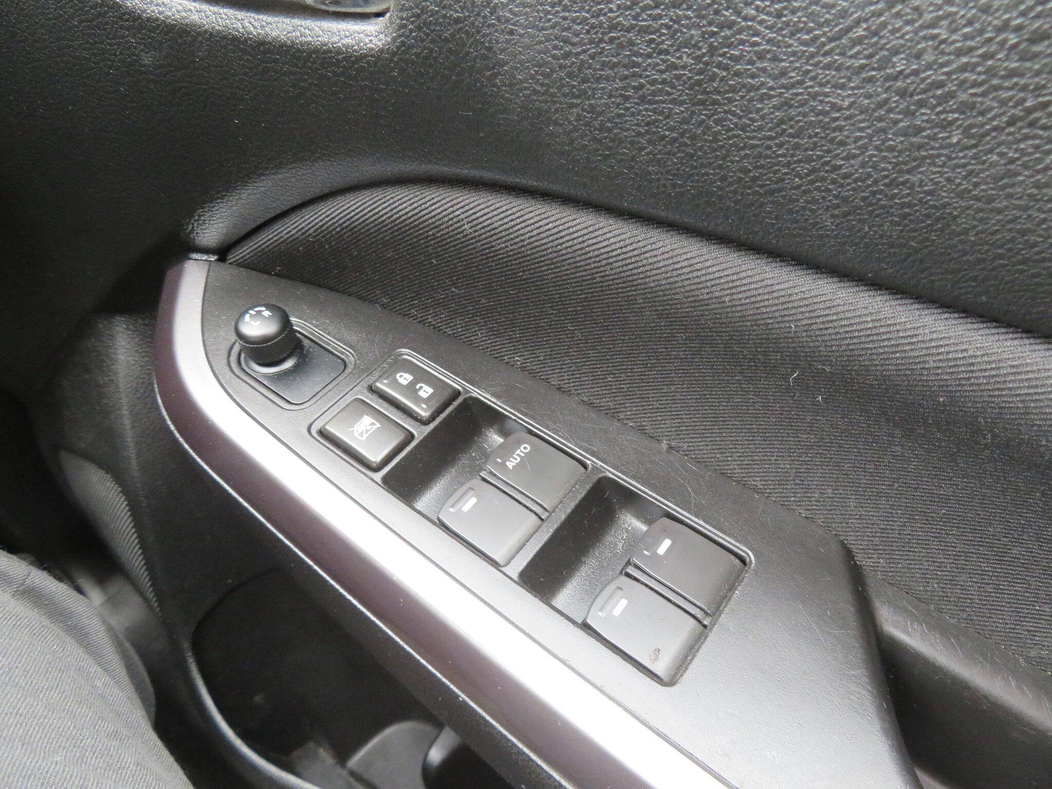 Suzuki Vitara - Image 20