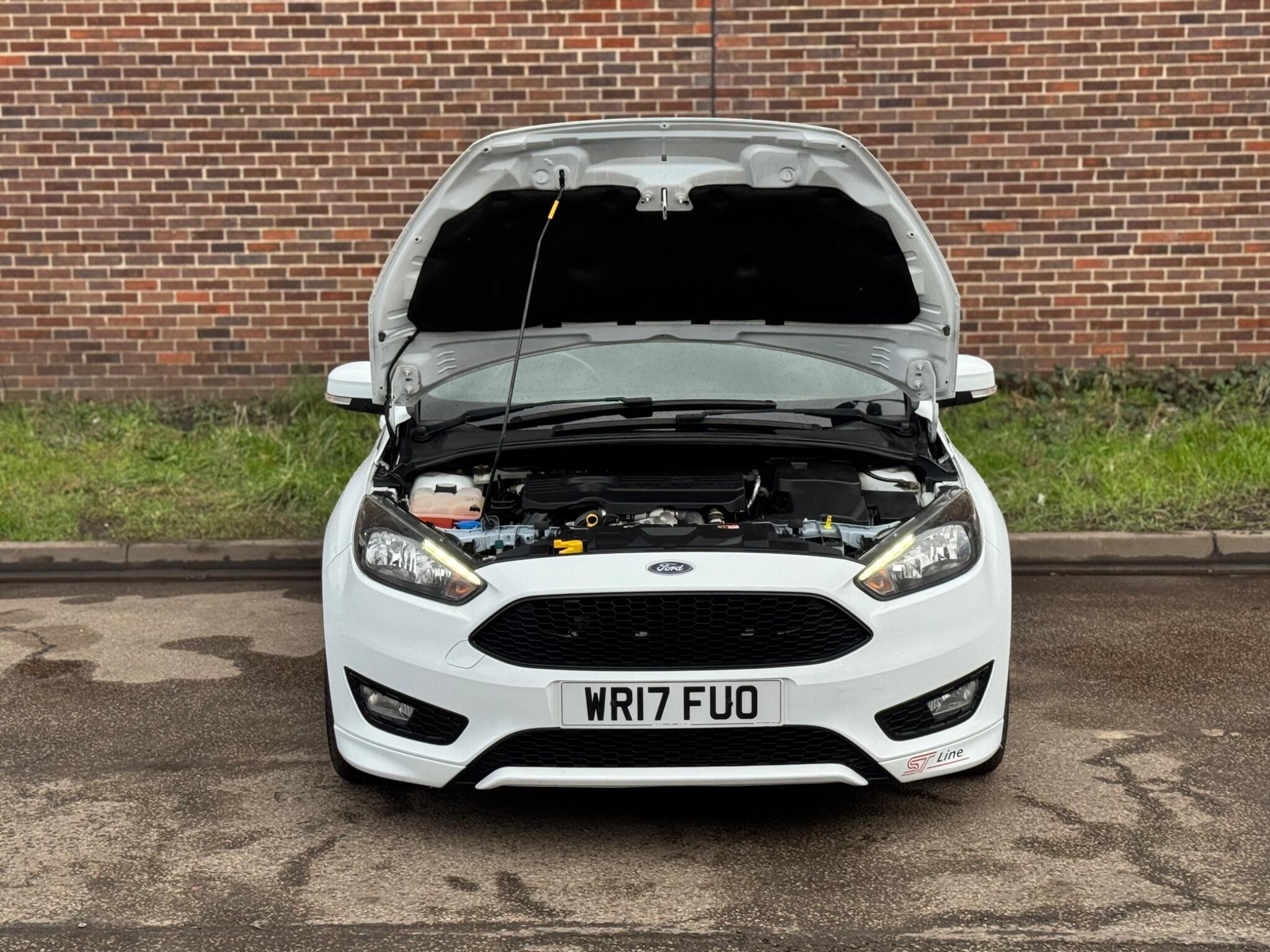 Ford Focus - Image 20