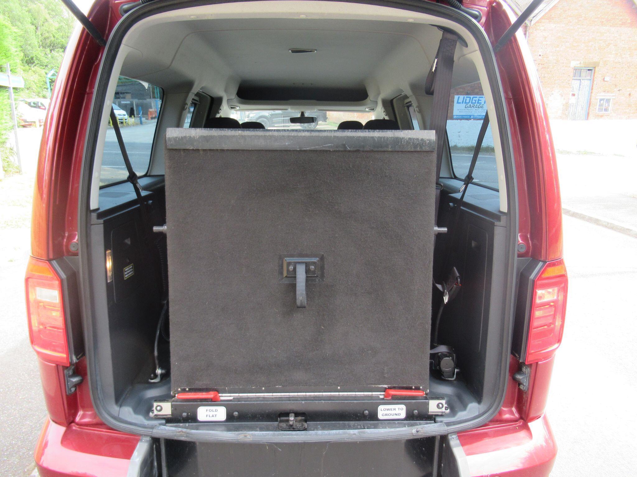 Volkswagen Caddy Maxi Life - Image 17