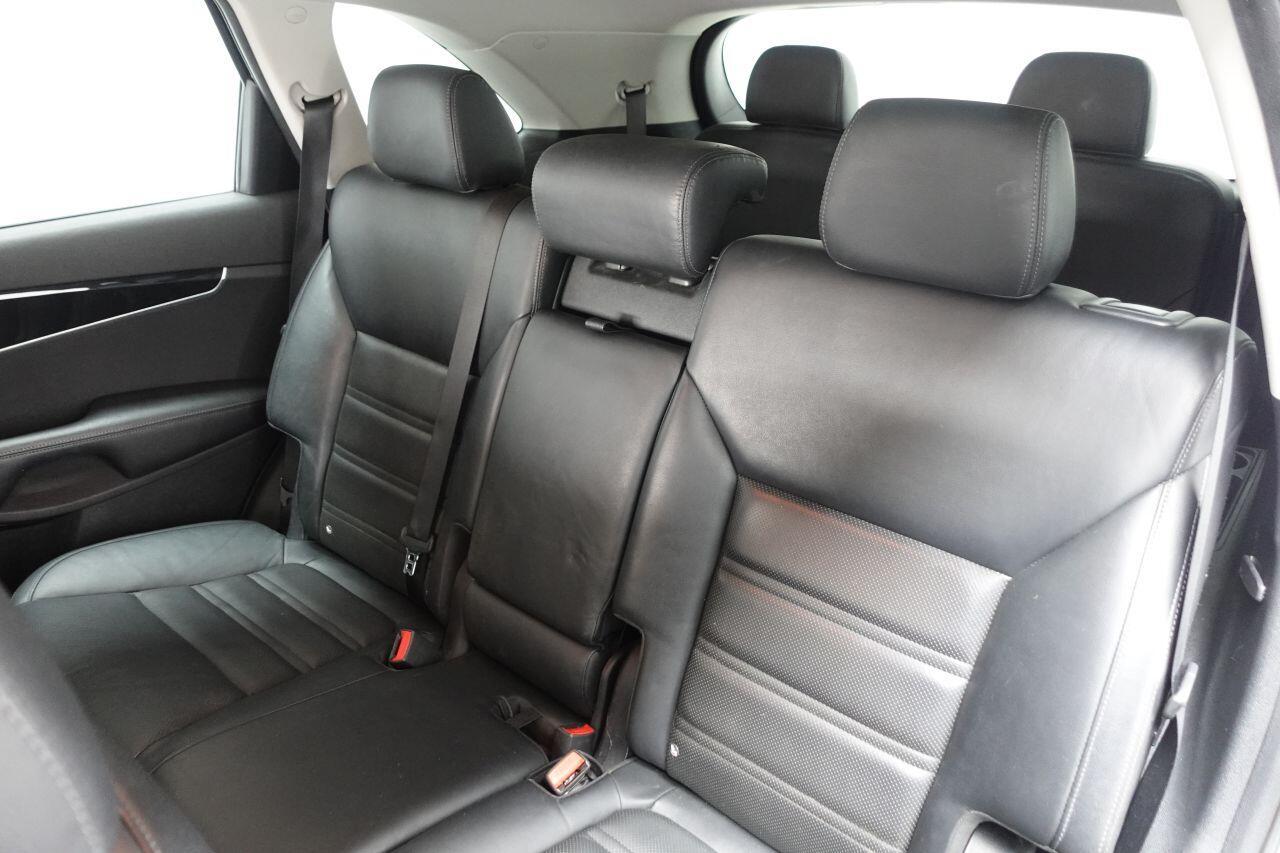 Kia Sorento - Image 12
