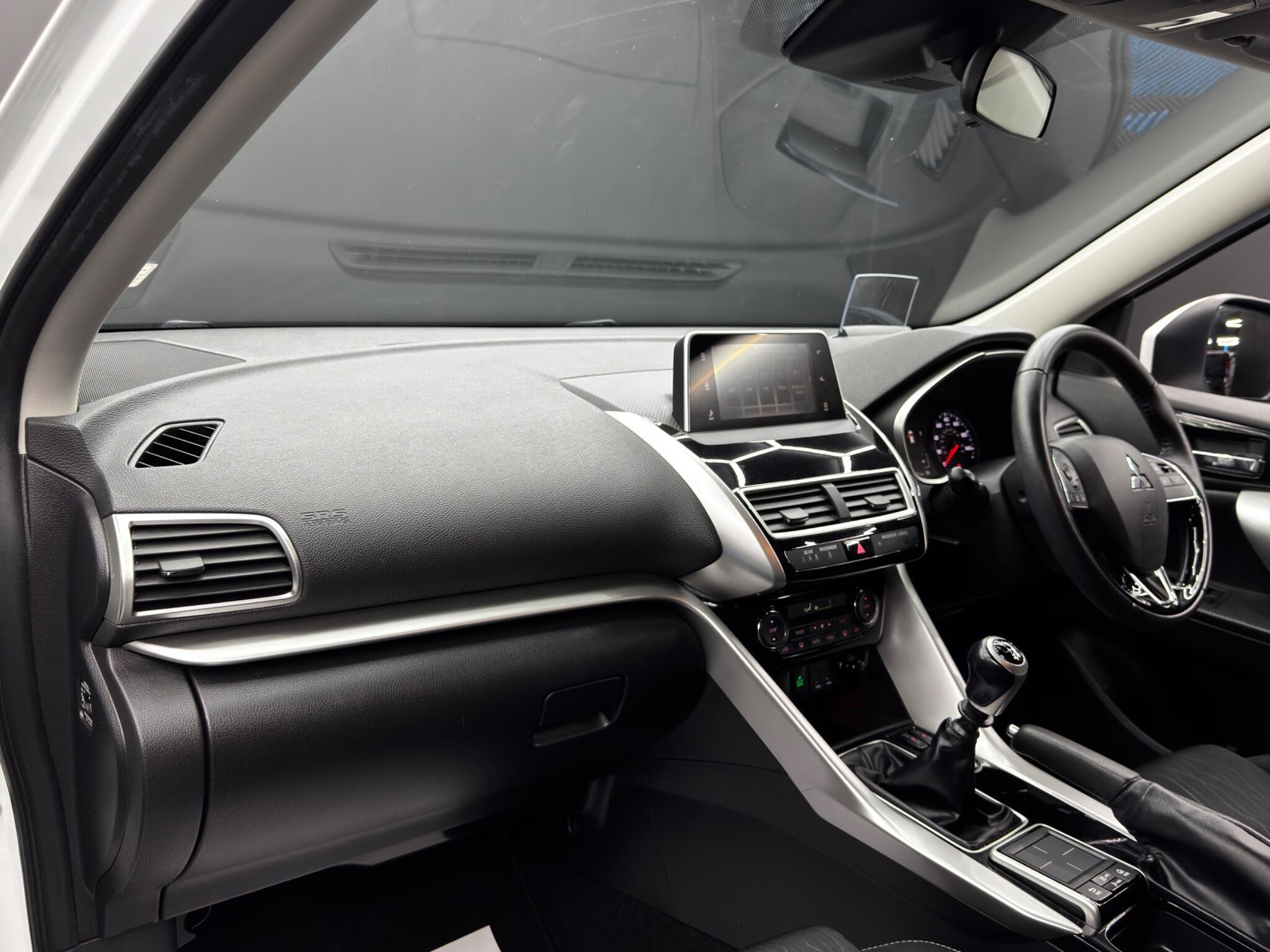 Mitsubishi Eclipse Cross - Image 11