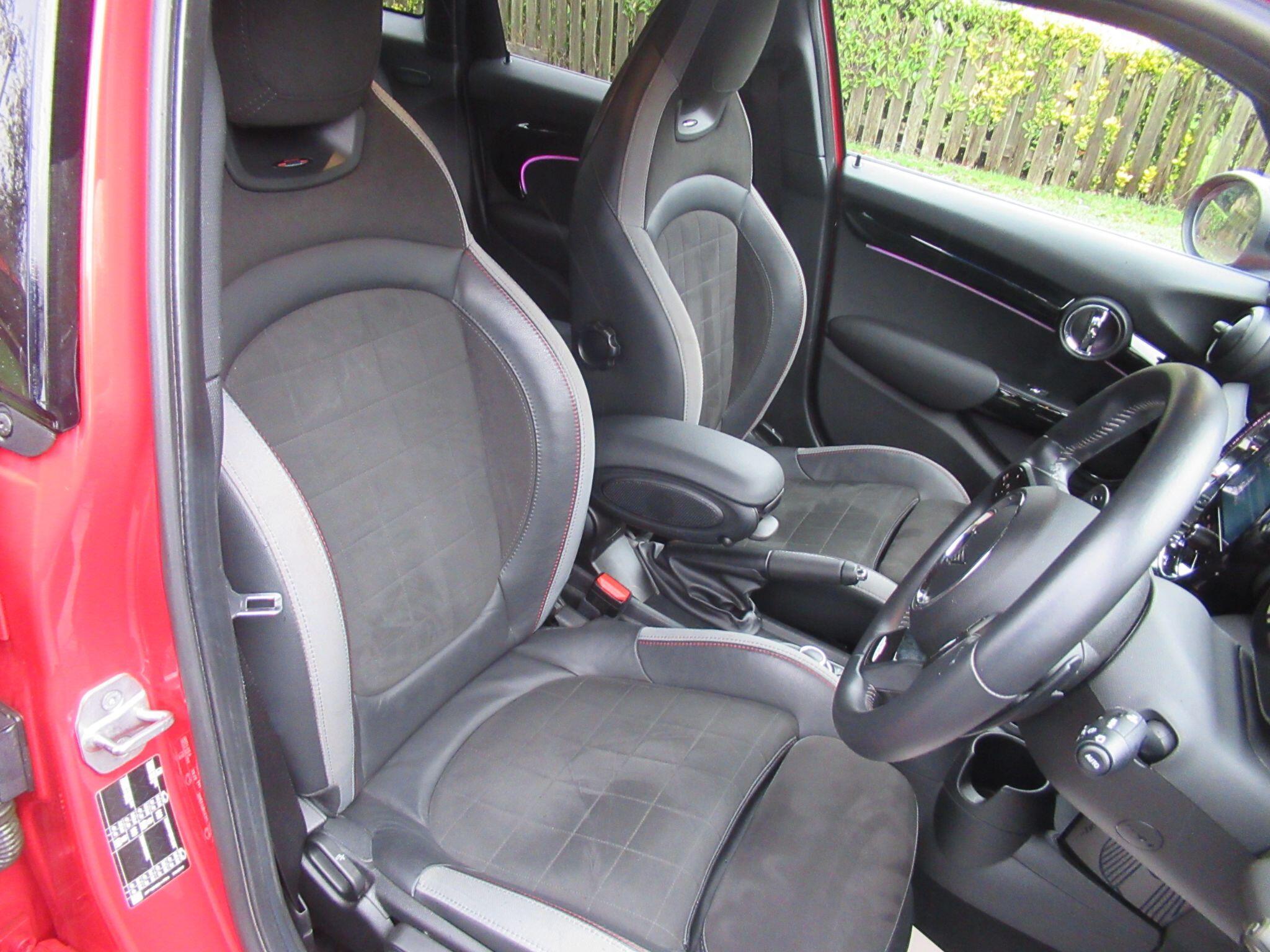 MINI Hatch - Image 24