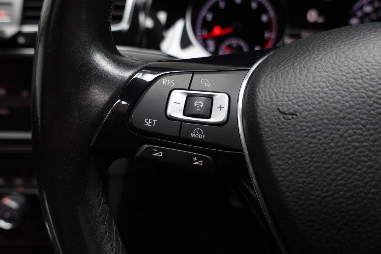 Volkswagen Golf - Image 33