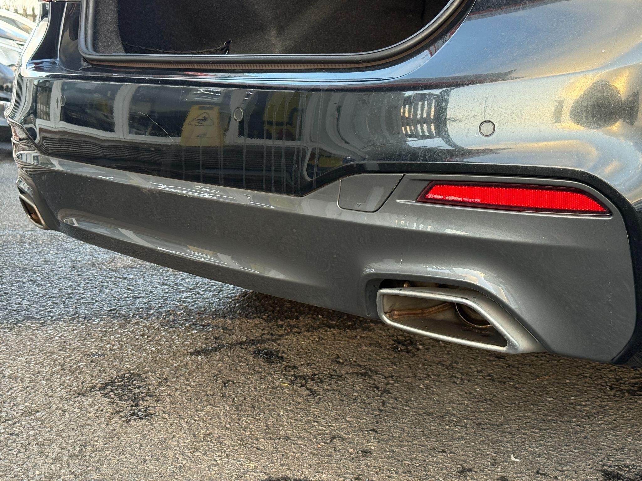 BMW 5 Series - Image 30