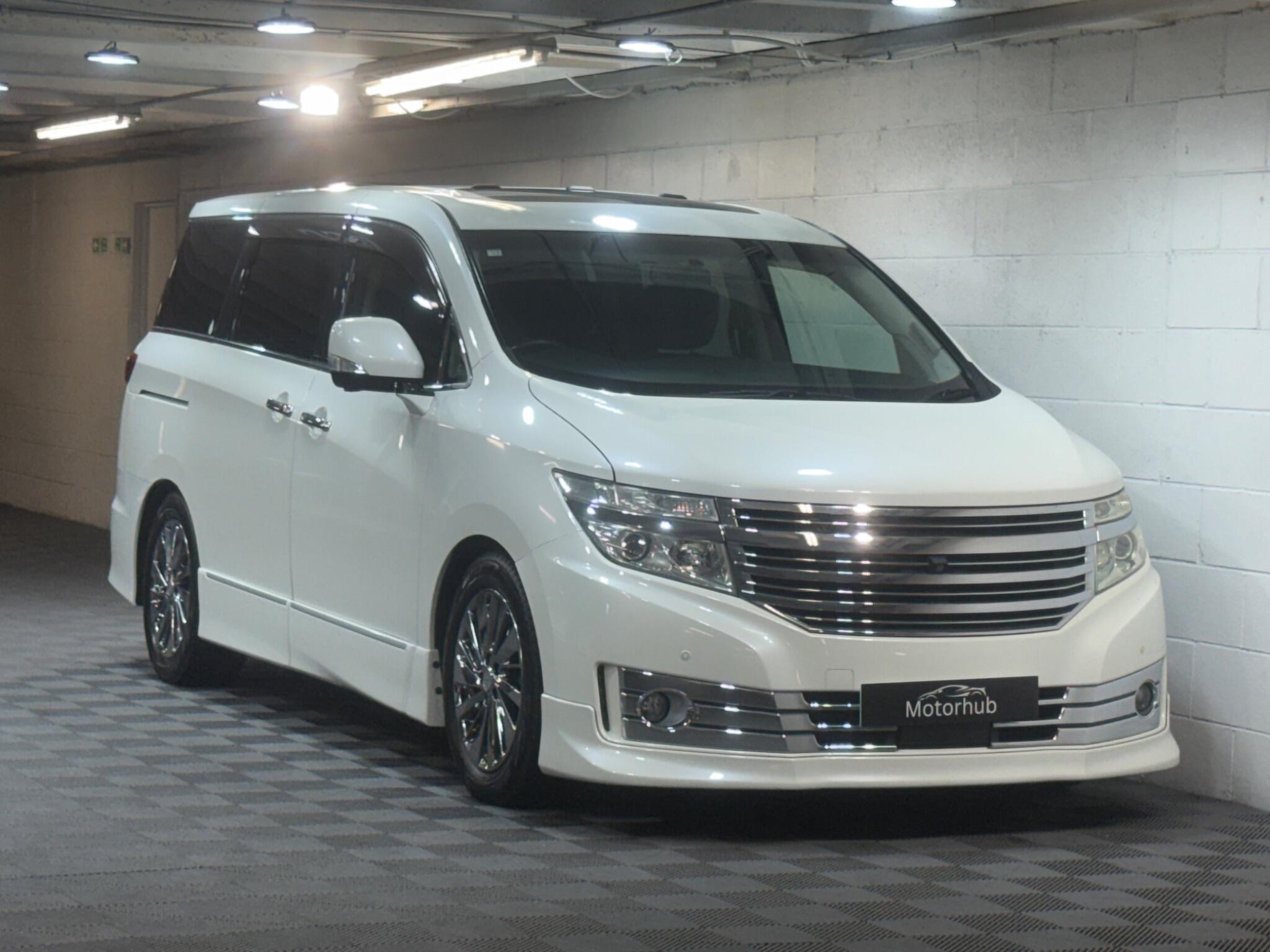 Nissan Elgrand - Image 2