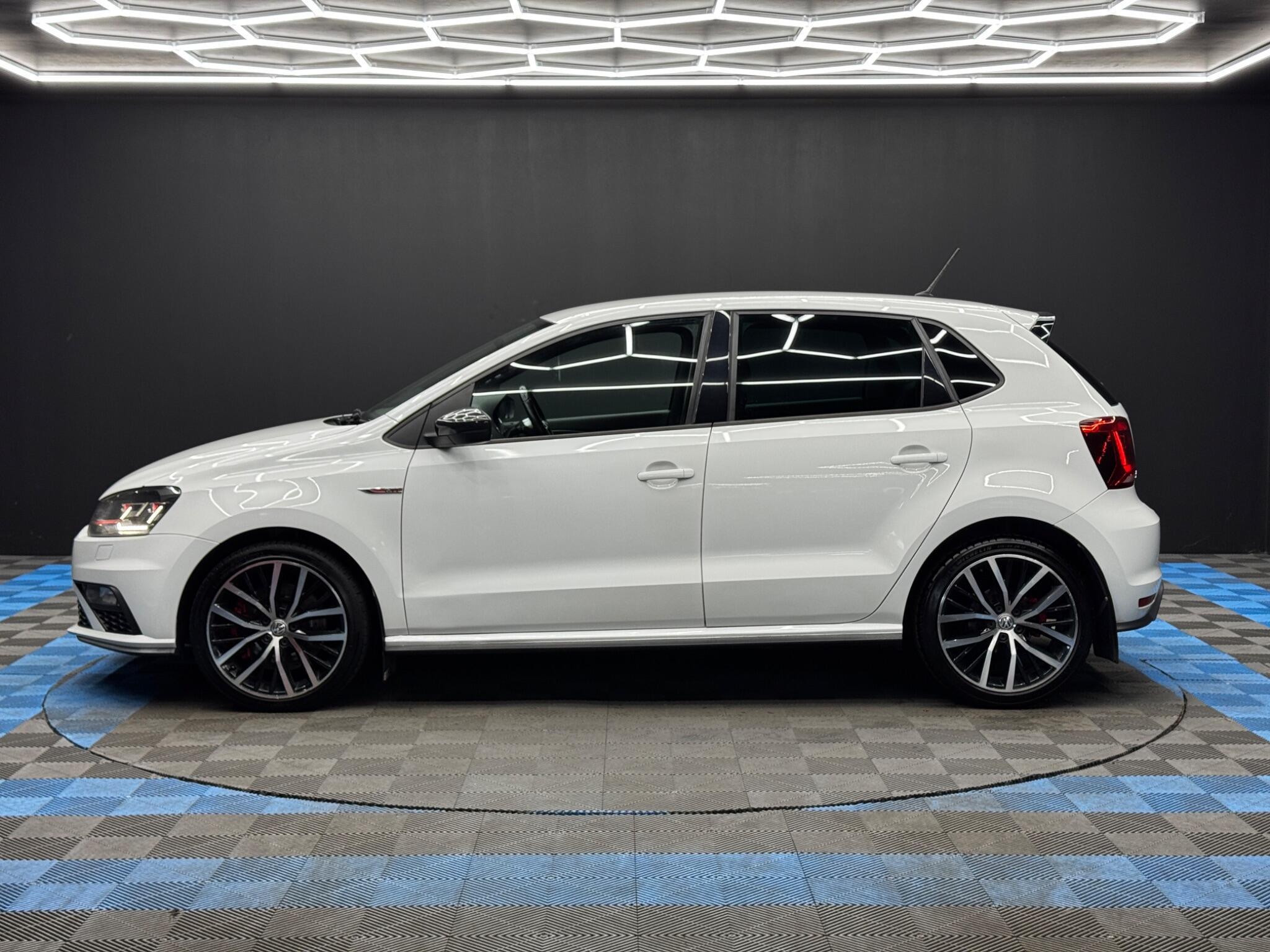 Volkswagen Polo - Image 8