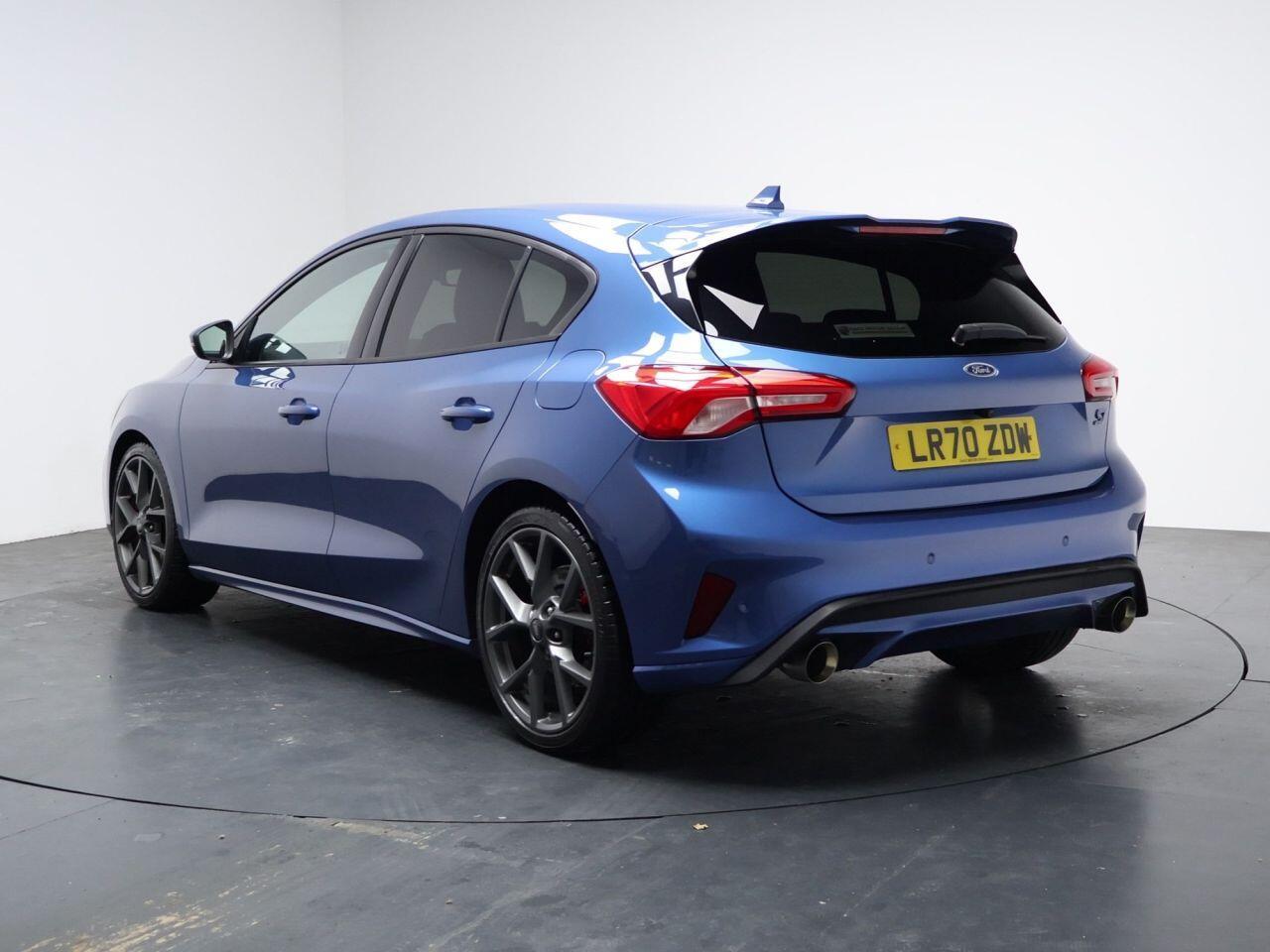 Ford Focus - Image 9