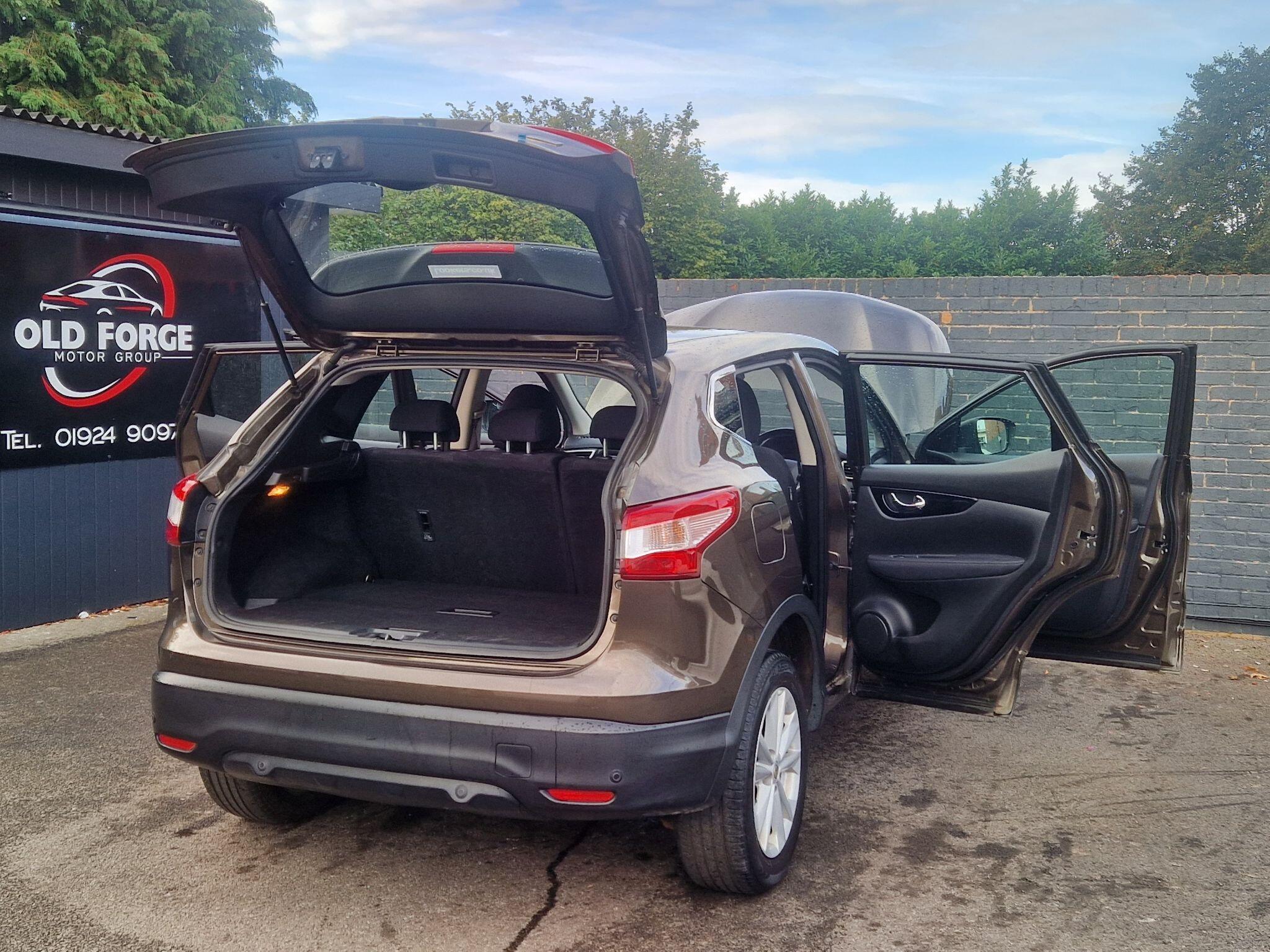 Nissan Qashqai - Image 19