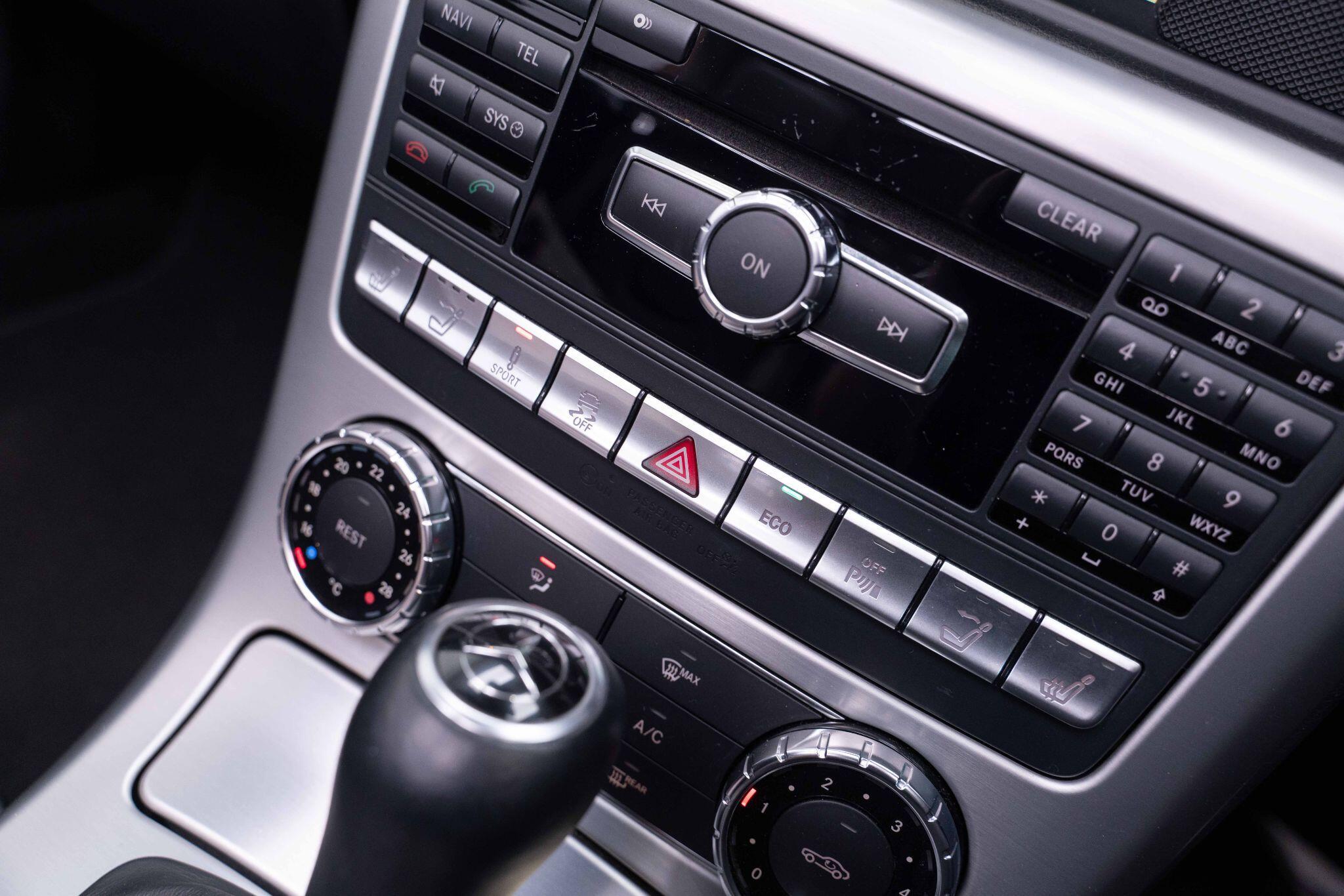 Mercedes SLK - Image 21