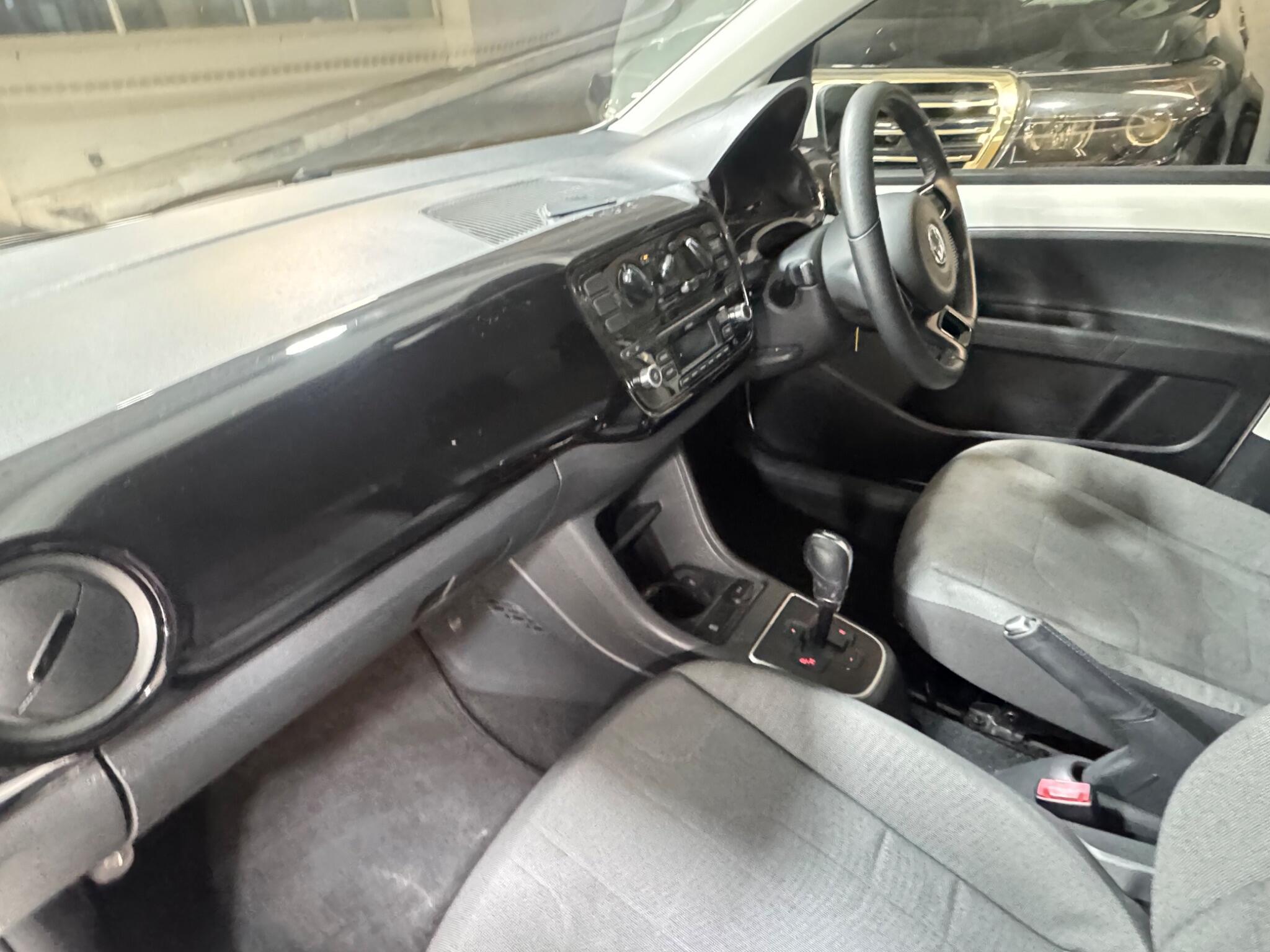 Volkswagen up! - Image 11