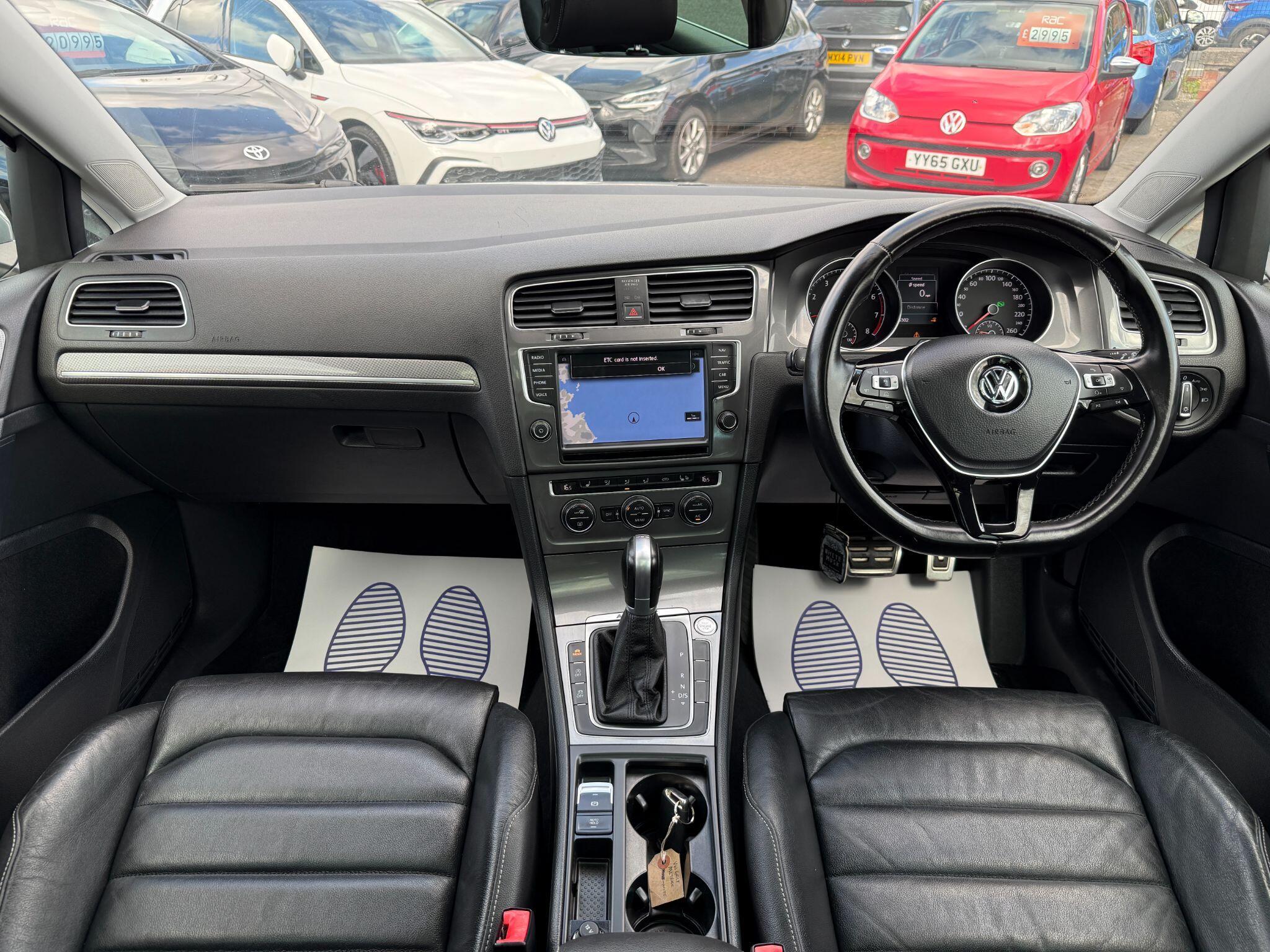 Volkswagen Golf - Image 4