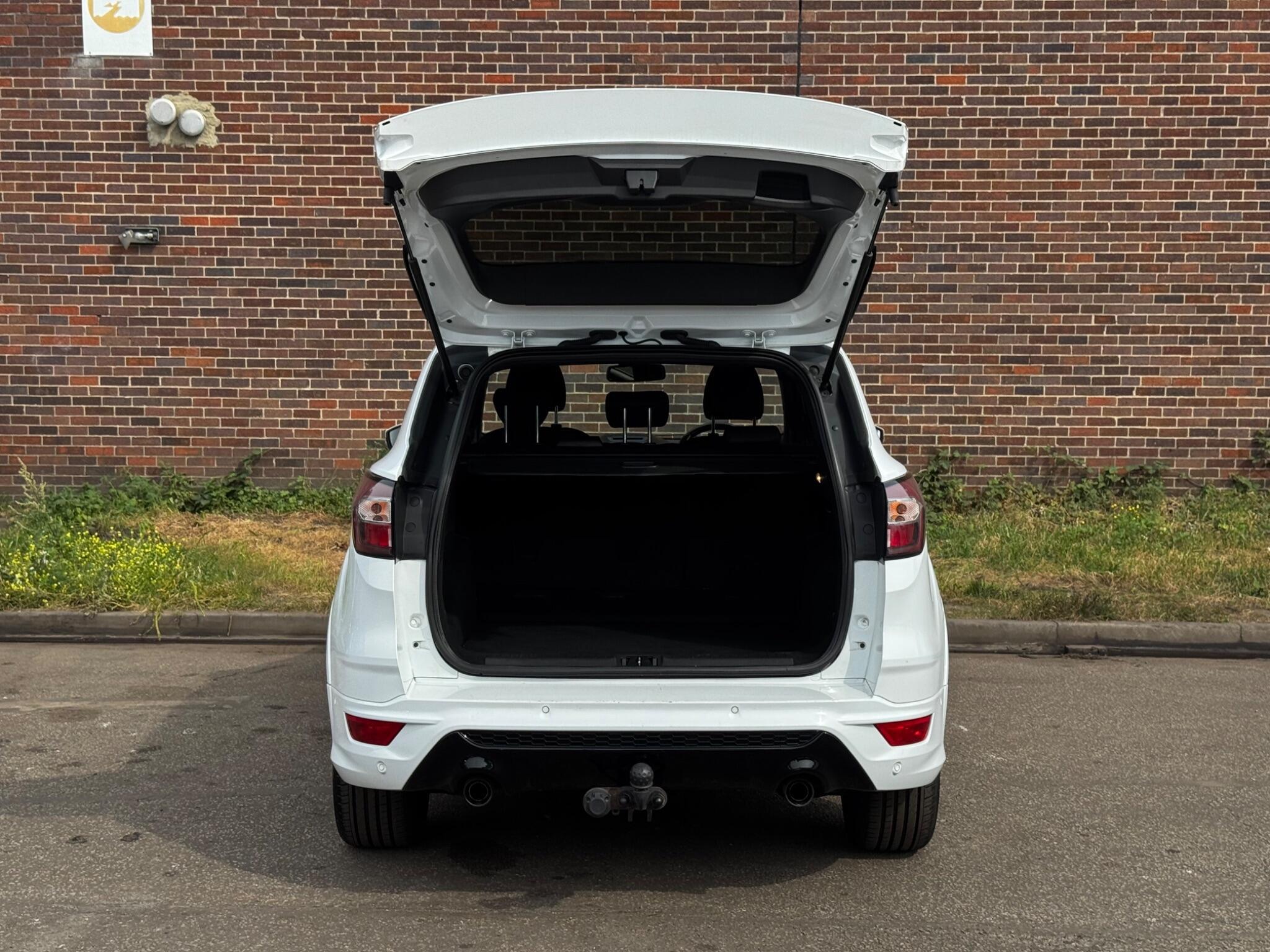 Ford Kuga - Image 17