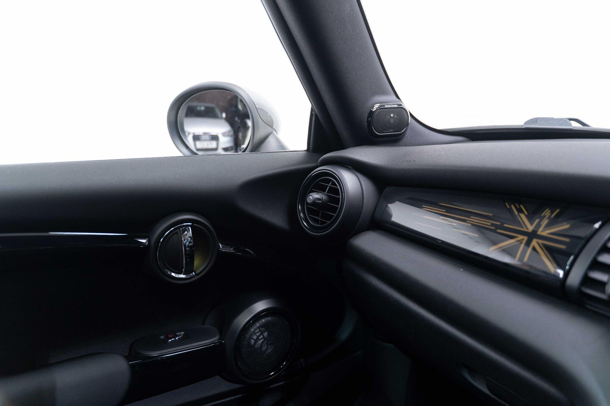 MINI Hatch - Image 9