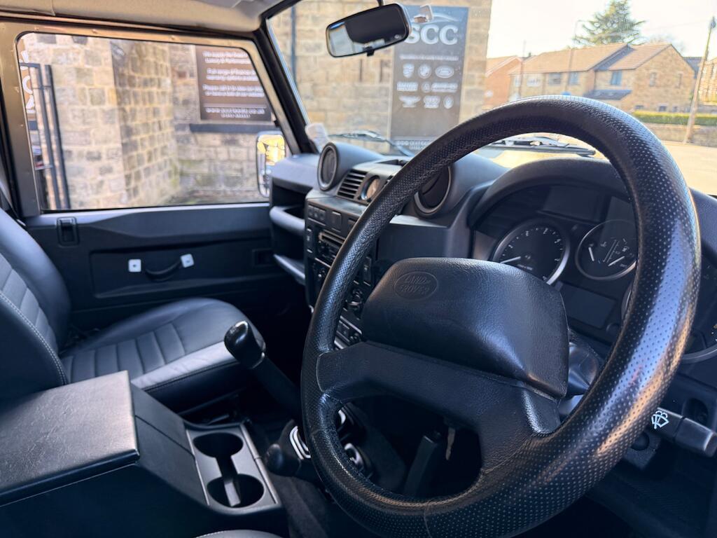 Land Rover Defender 110 - Image 40